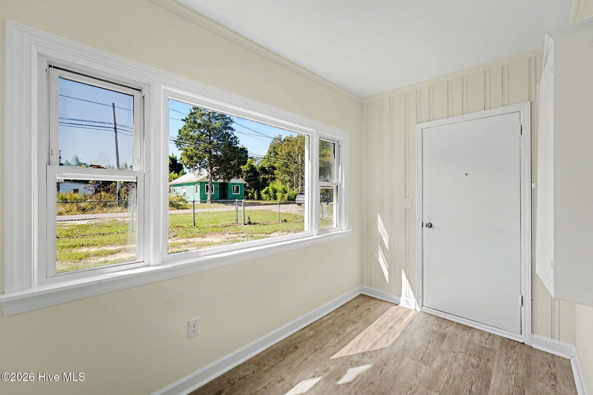1009 W New Hampshire Avenue Property Photo 24