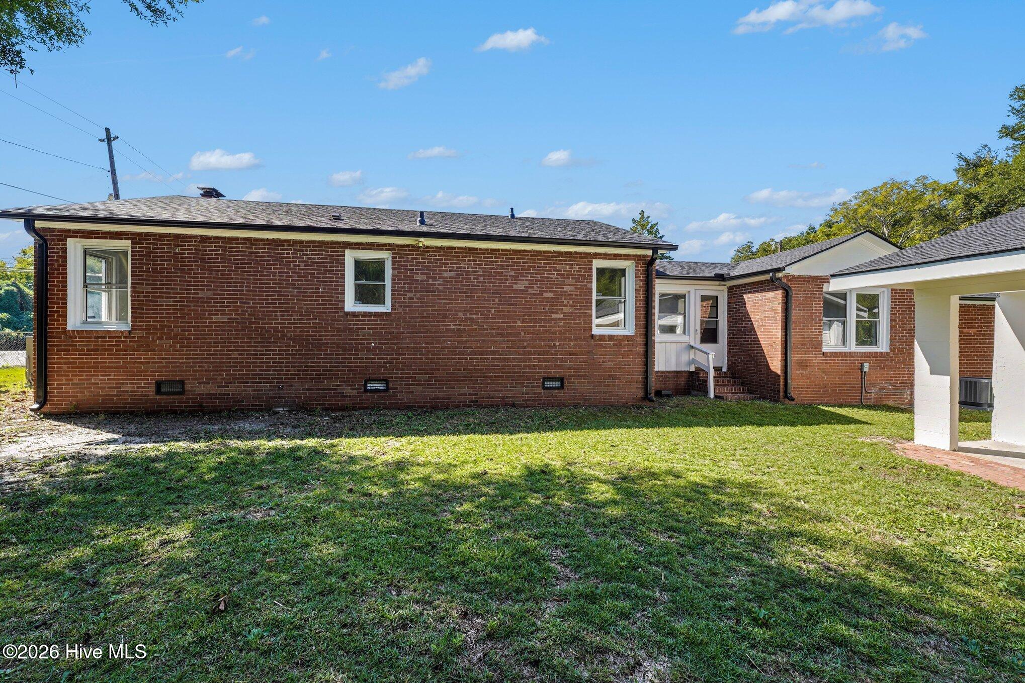 1009 W New Hampshire Avenue Property Photo 32