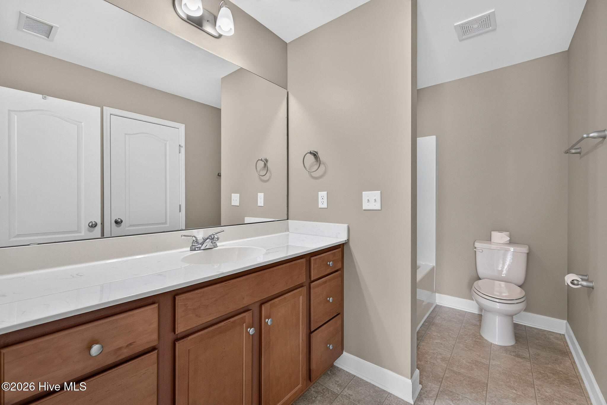 1069 Bridgeport Way Property Photo 34