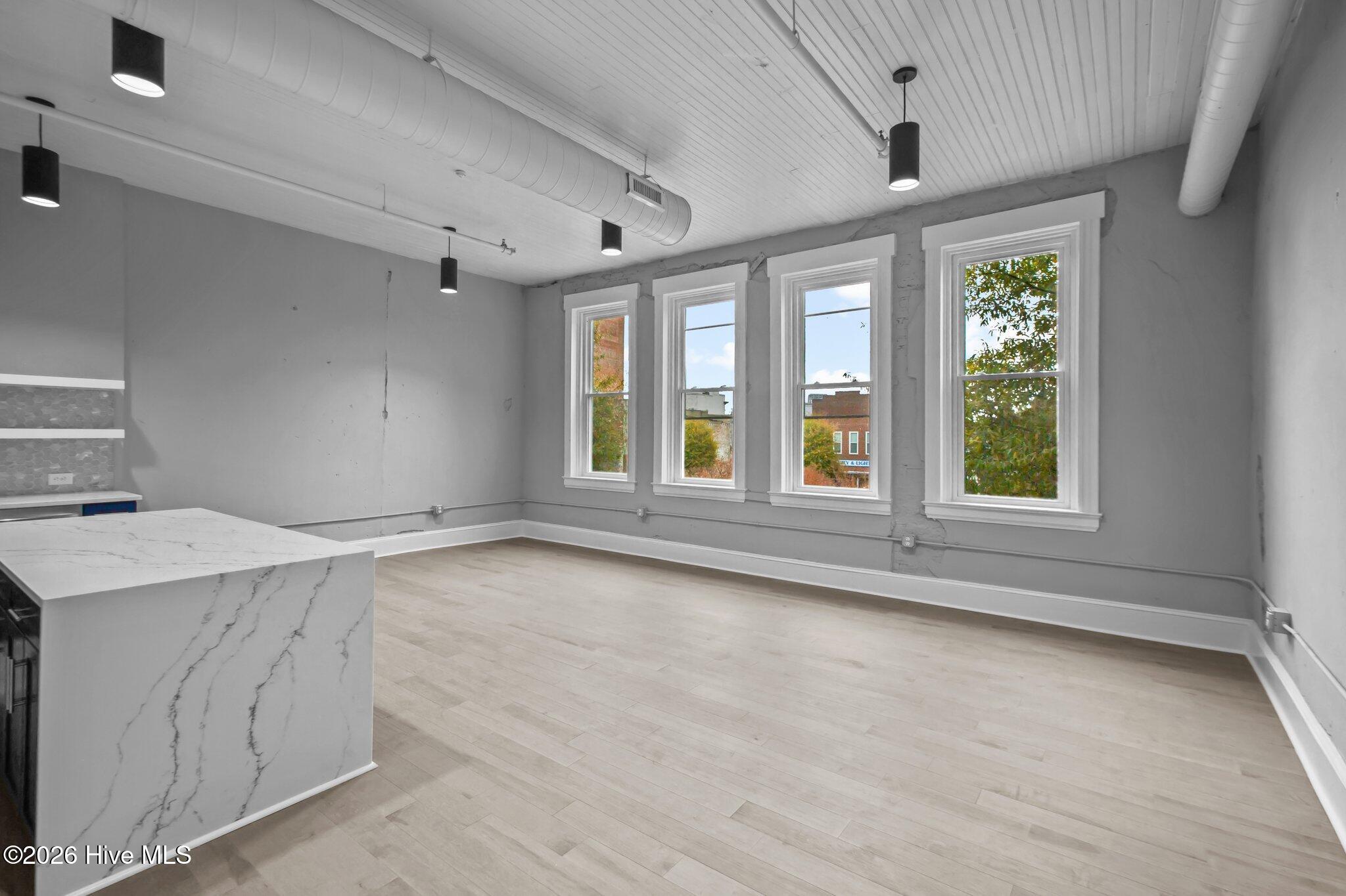 157 N Howard Street 2b Property Photo 3