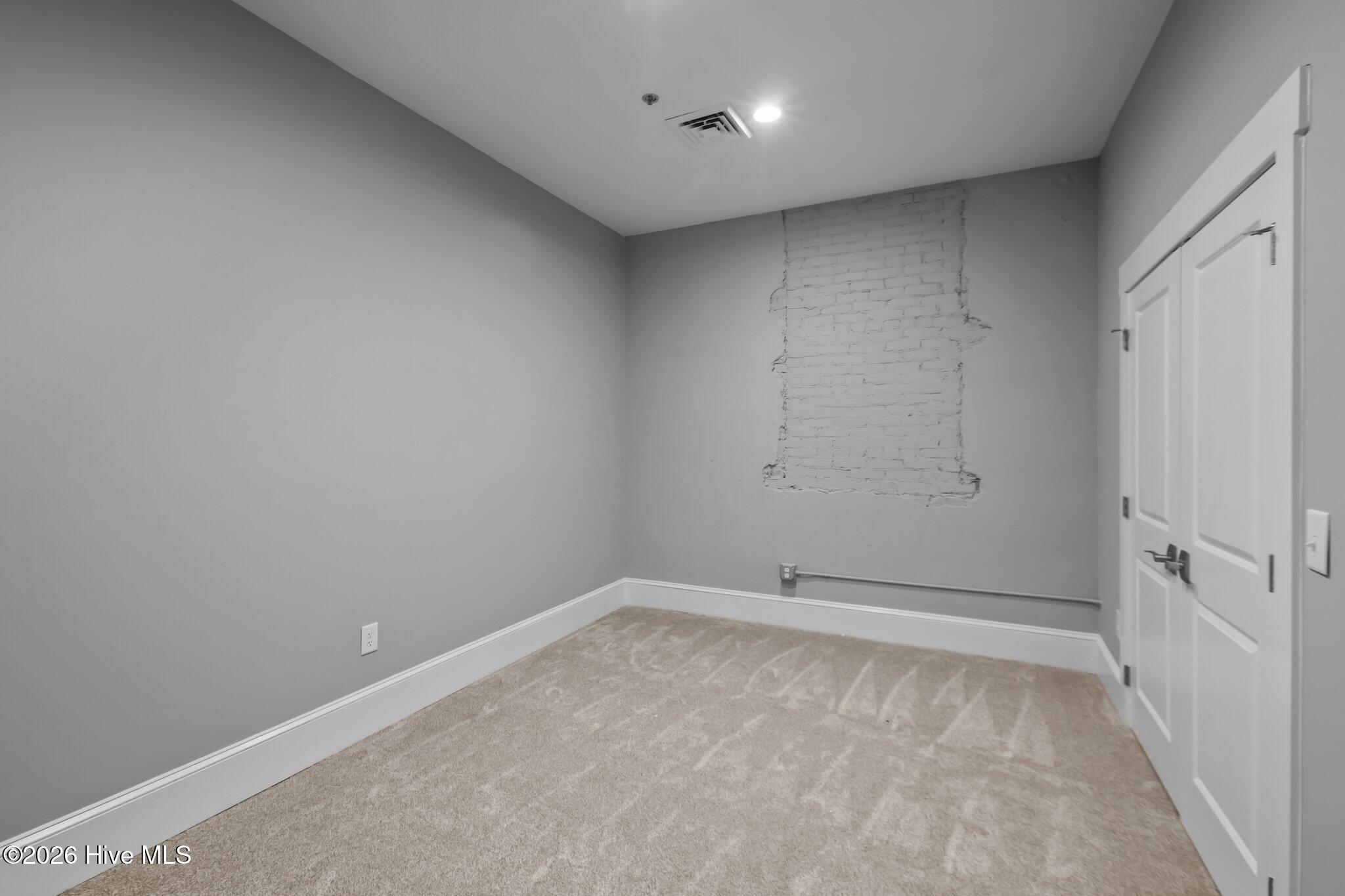 157 N Howard Street 2b Property Photo 6