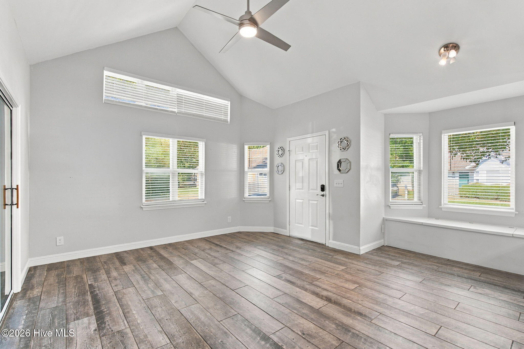 3407 Belmont Circle Property Photo 4