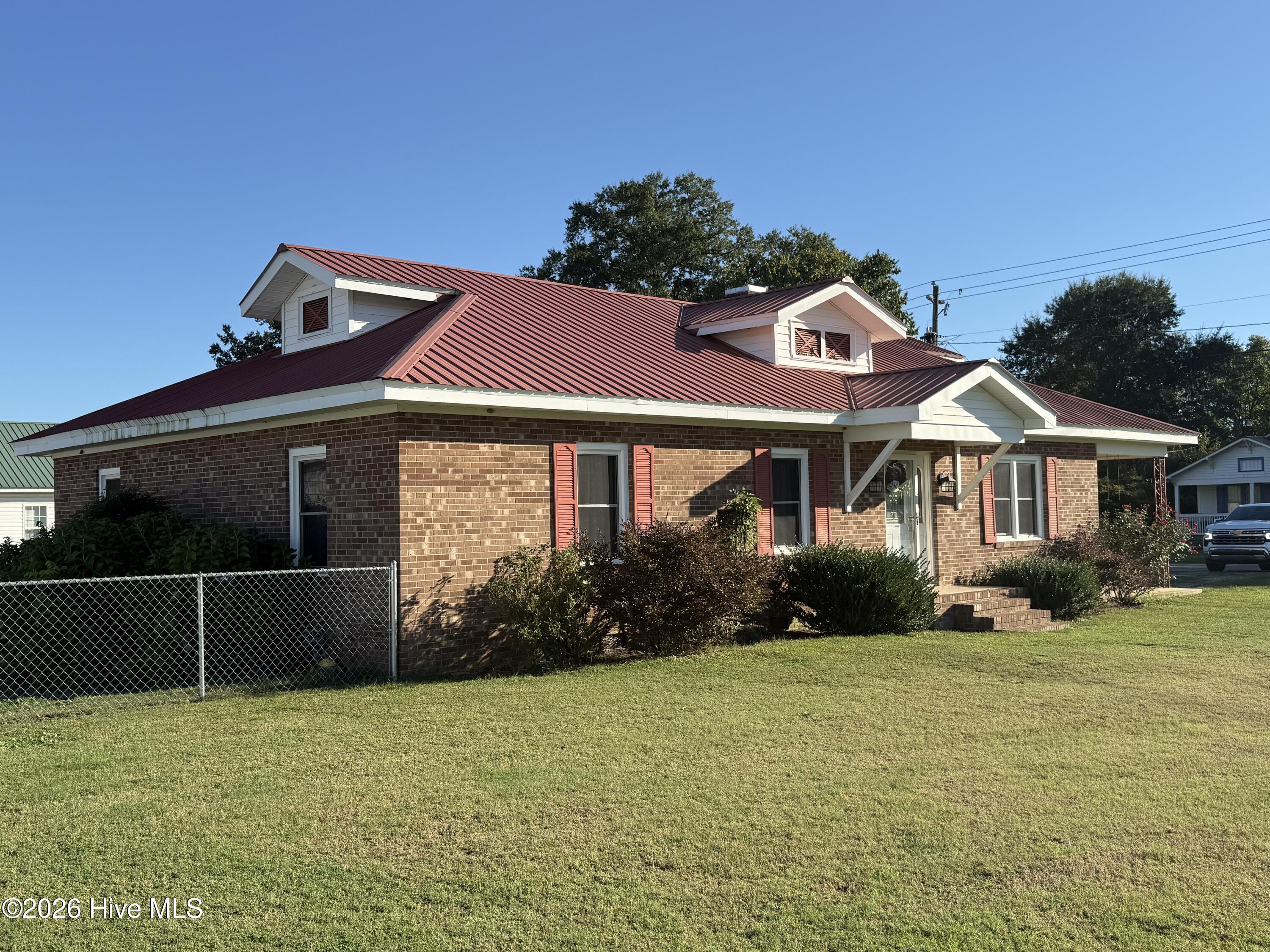 109 E Church Street Property Photo 1