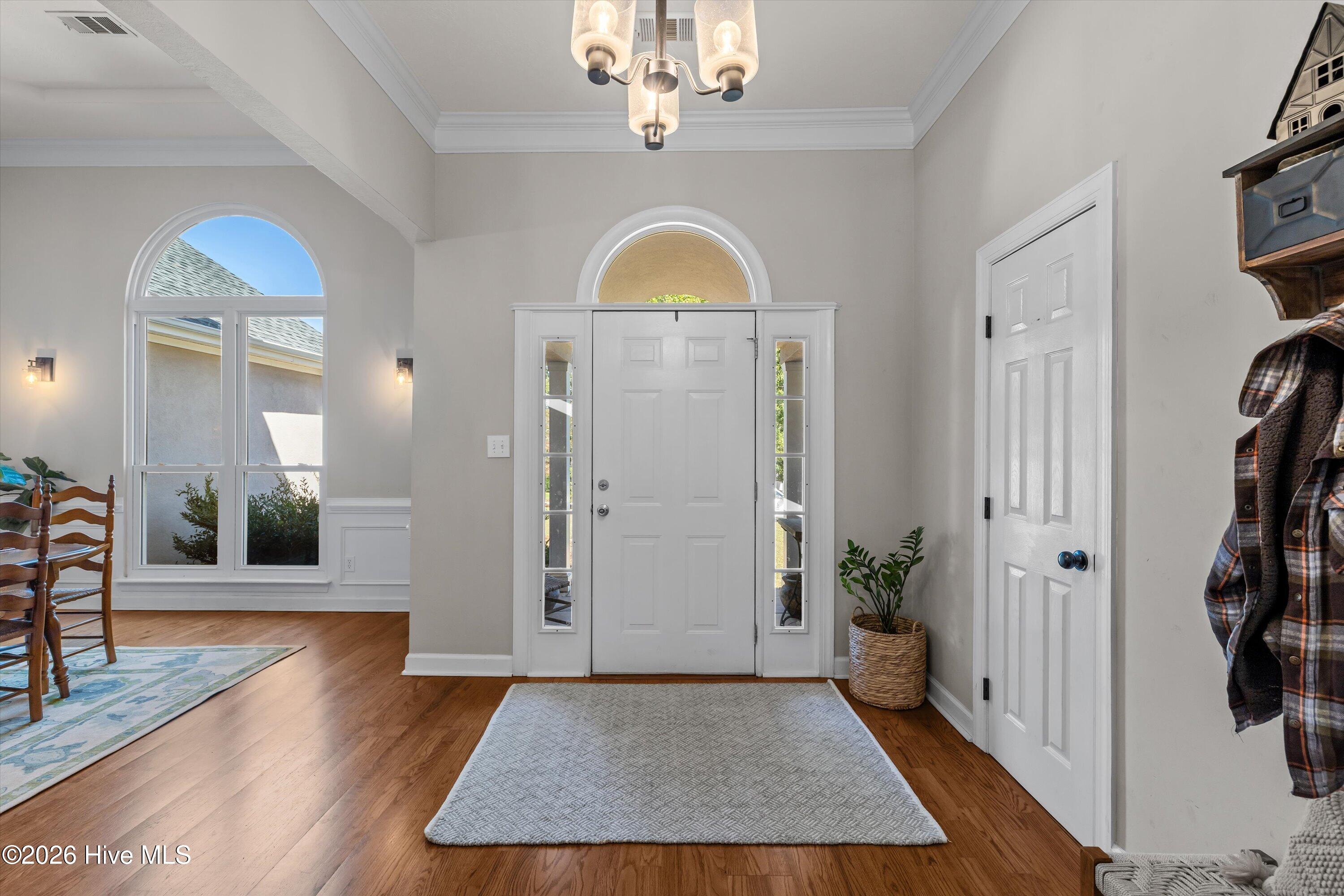 888 Windmill Lane Property Photo 3