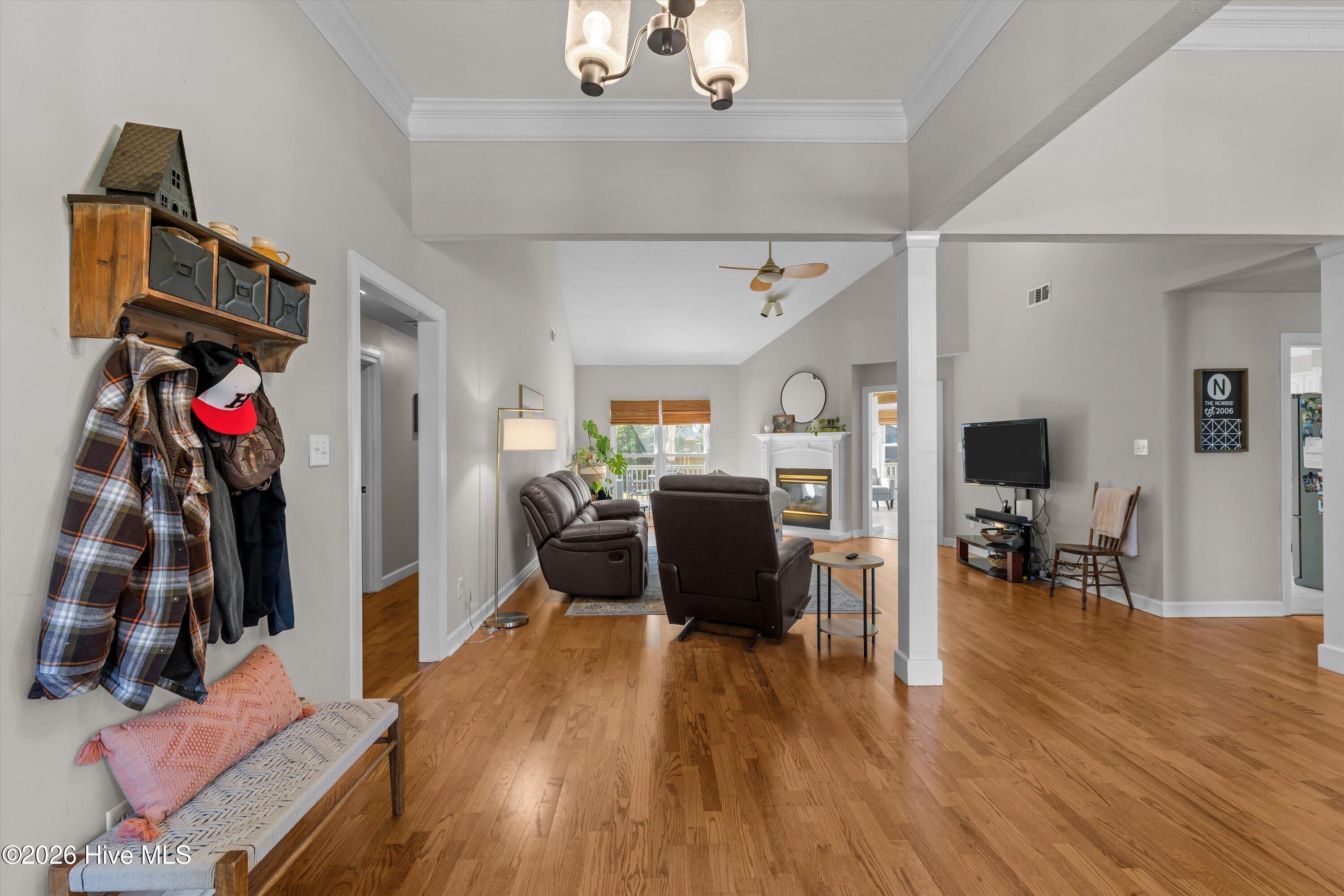 888 Windmill Lane Property Photo 4