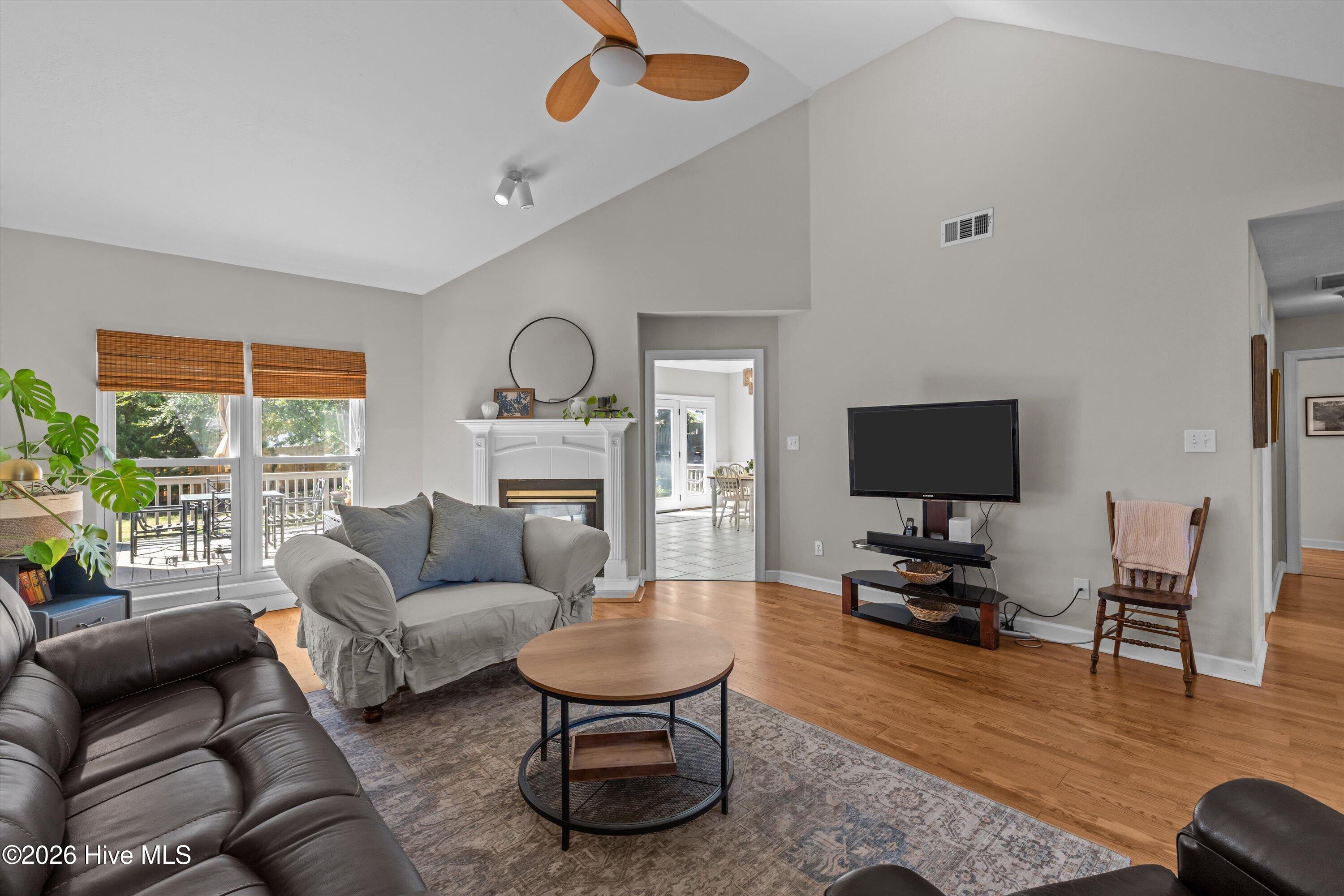888 Windmill Lane Property Photo 10