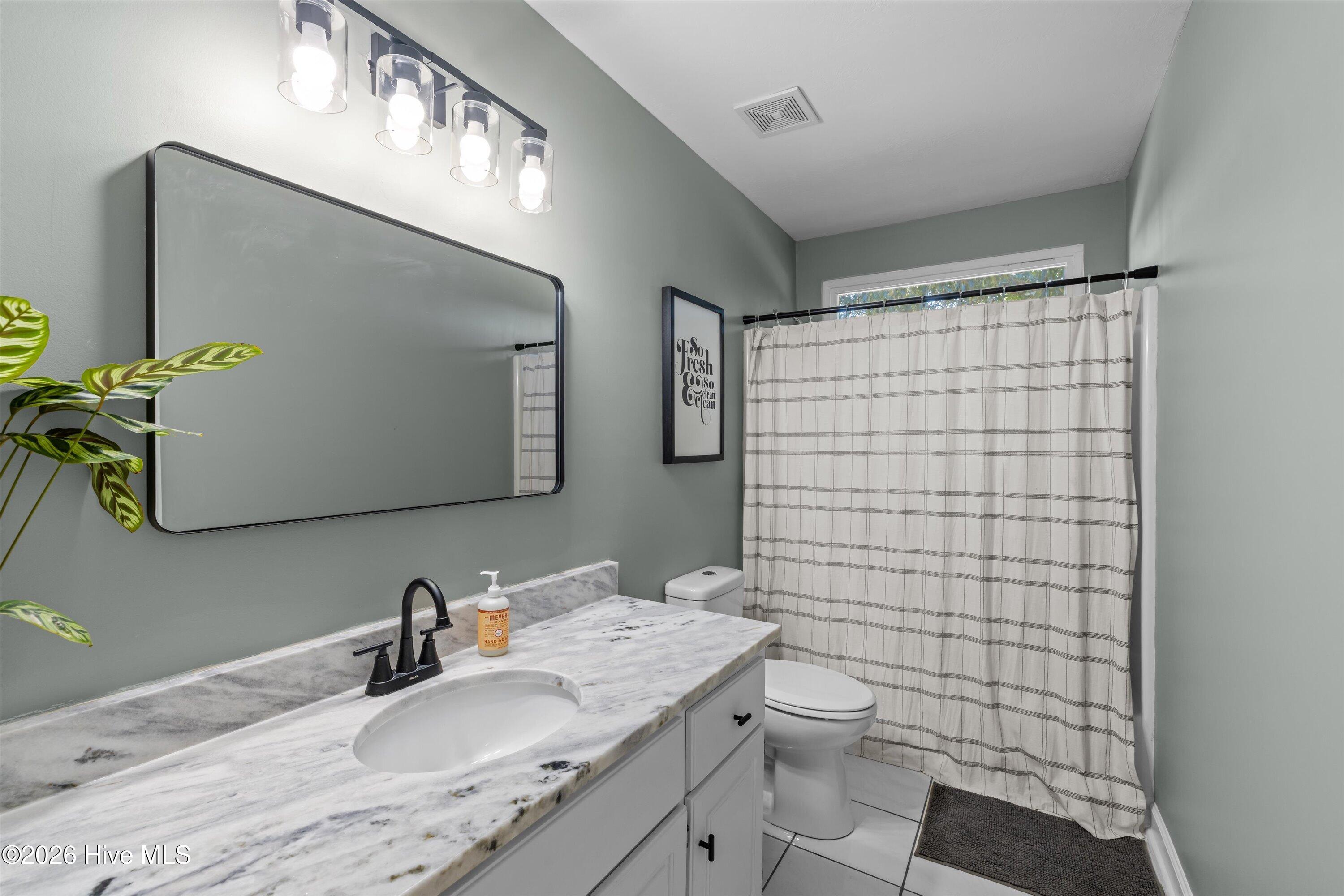 888 Windmill Lane Property Photo 13