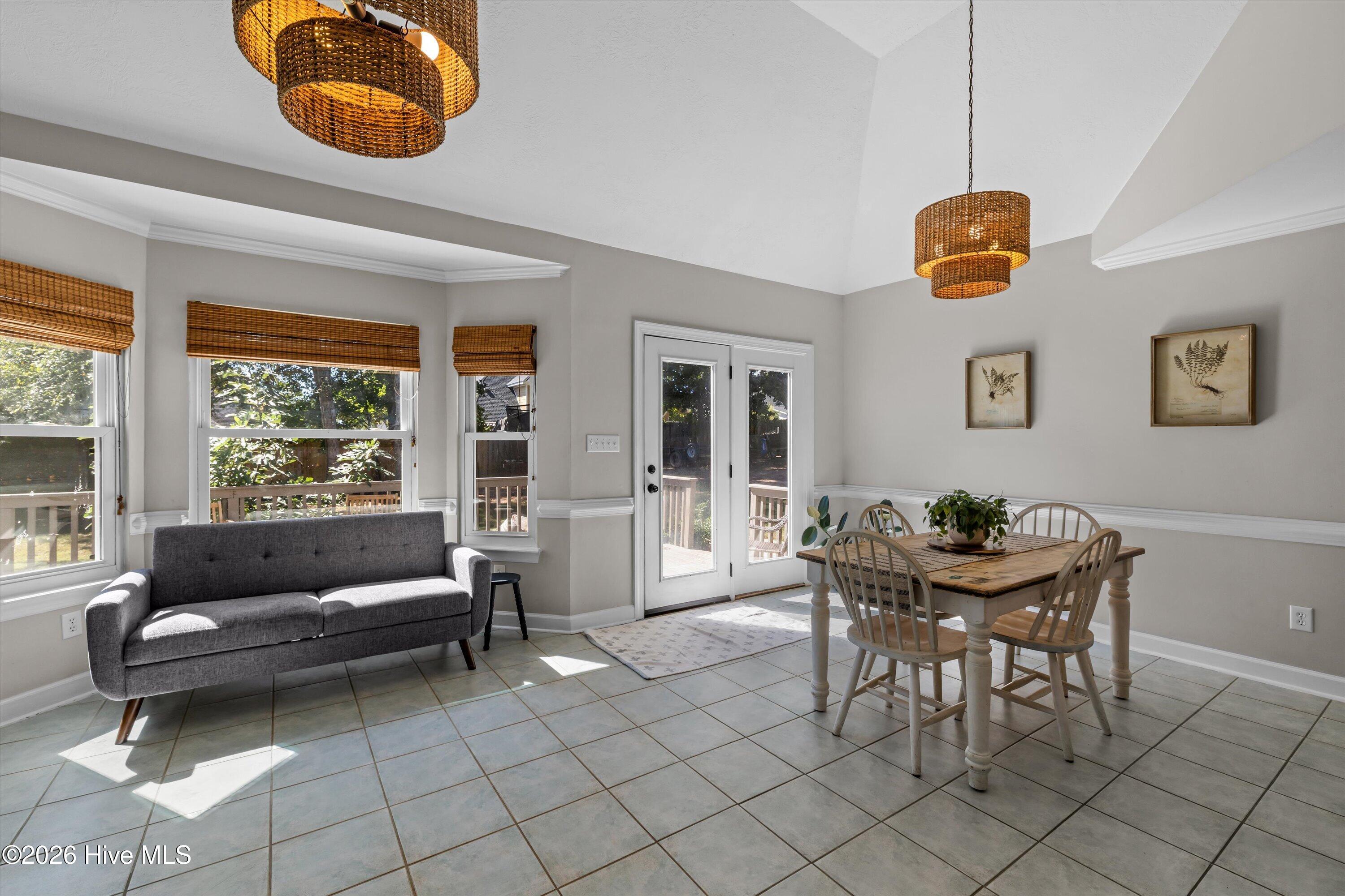 888 Windmill Lane Property Photo 19