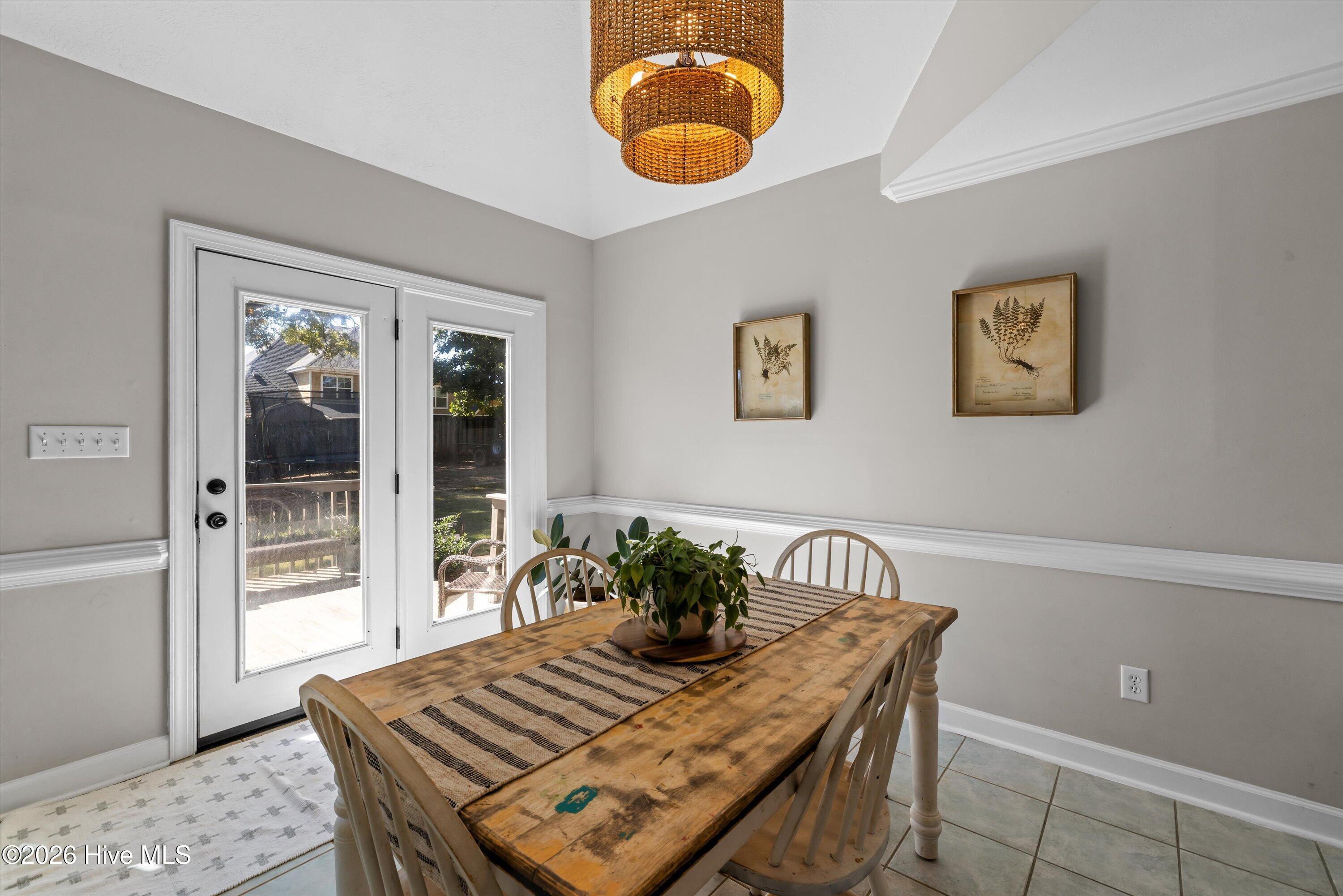 888 Windmill Lane Property Photo 24