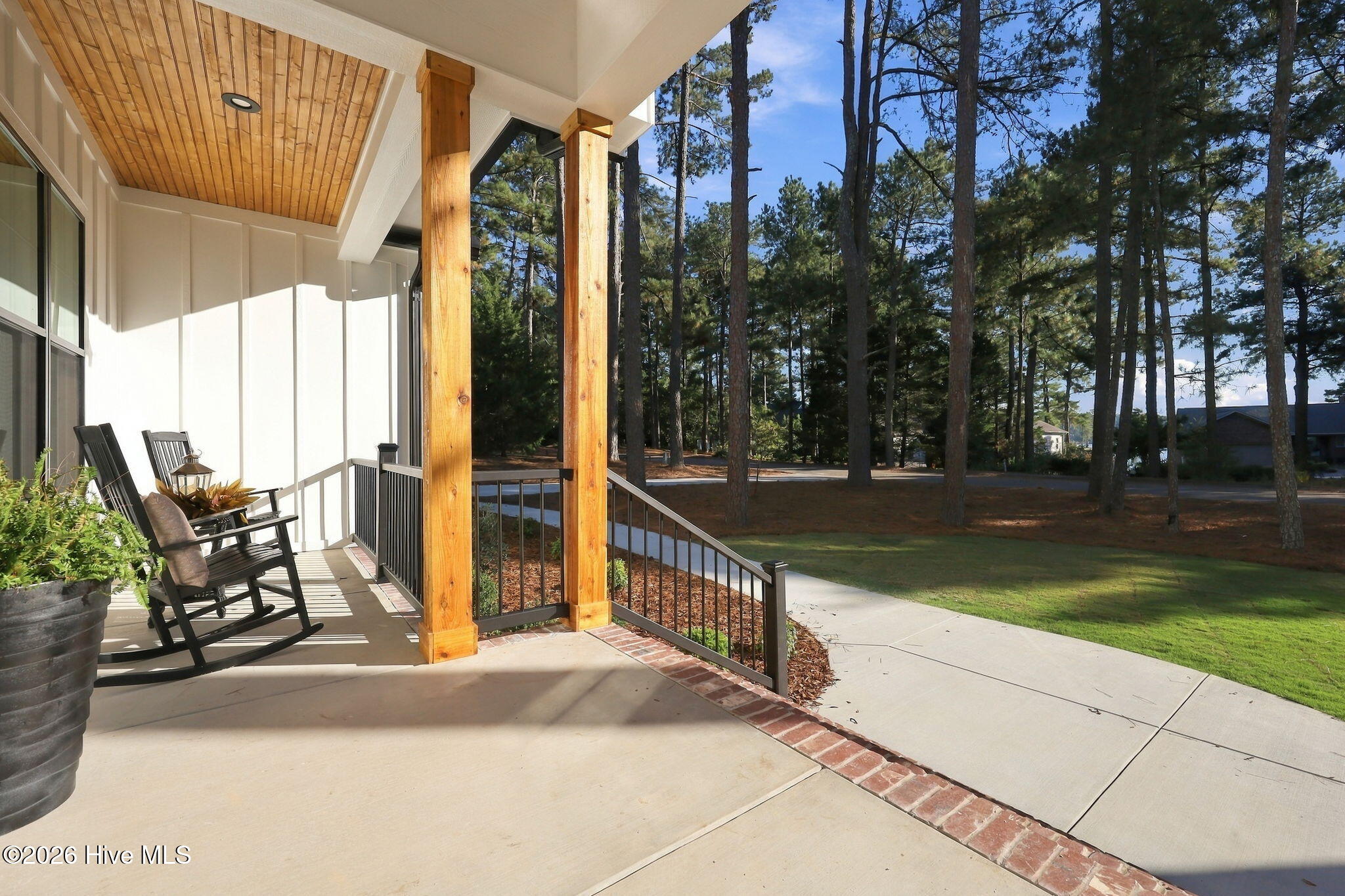 114 Glen Cove Lane Property Photo 4