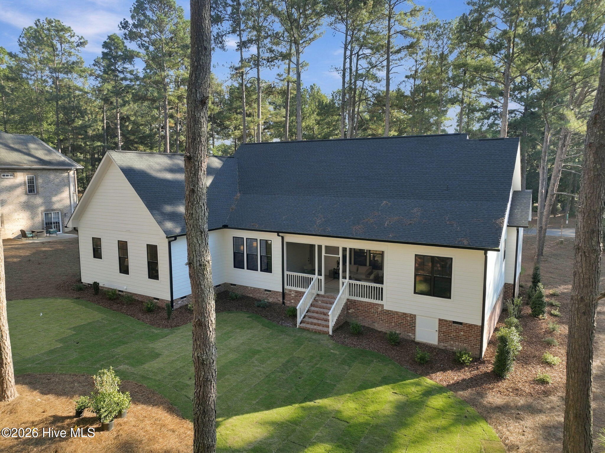 114 Glen Cove Lane Property Photo 8
