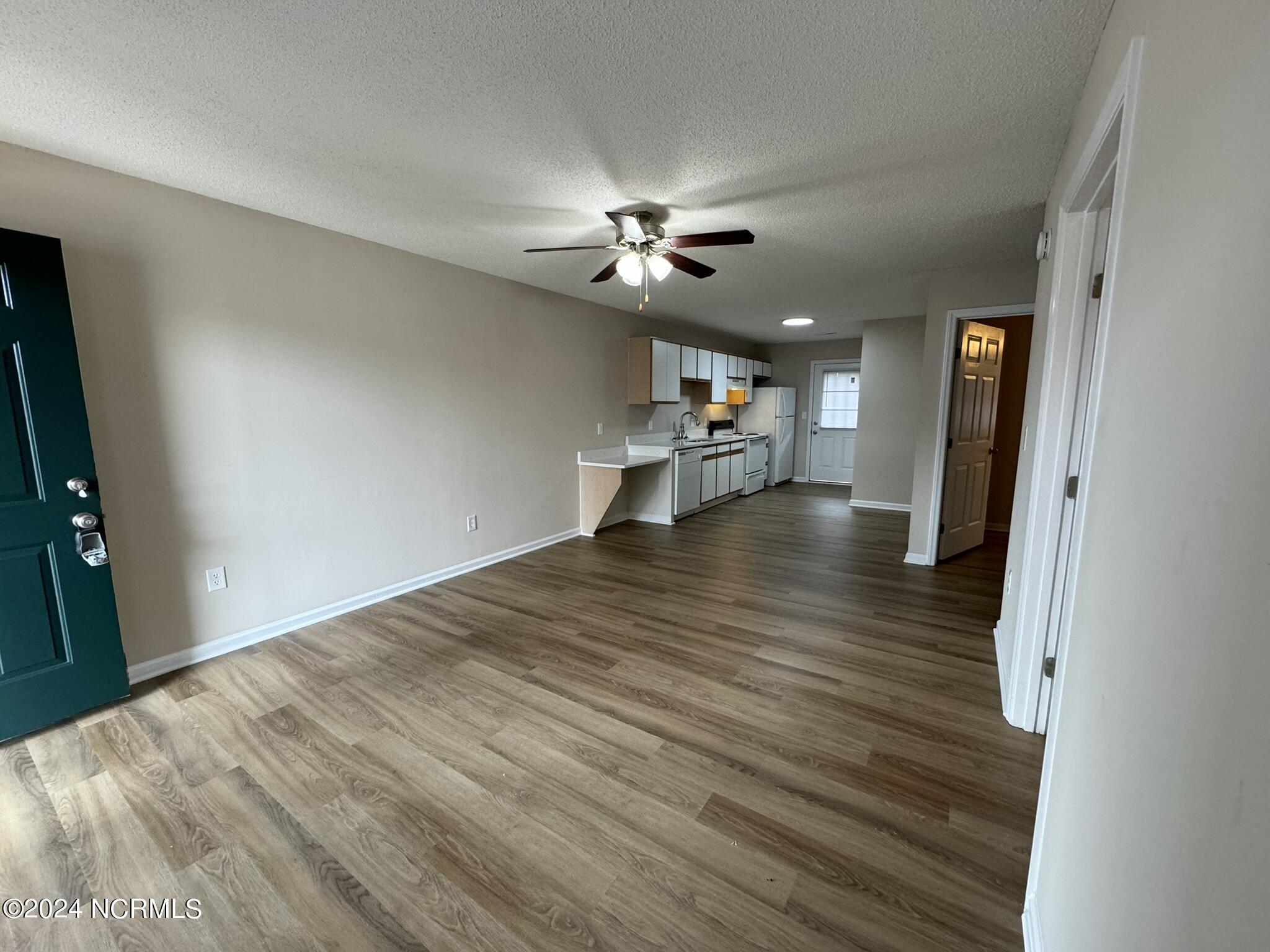 2215 Hurt Drive Property Photo 4