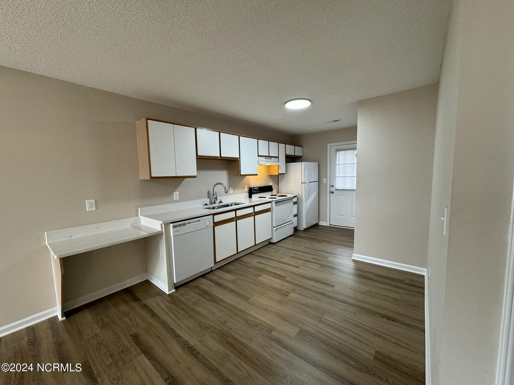 2215 Hurt Drive Property Photo 5