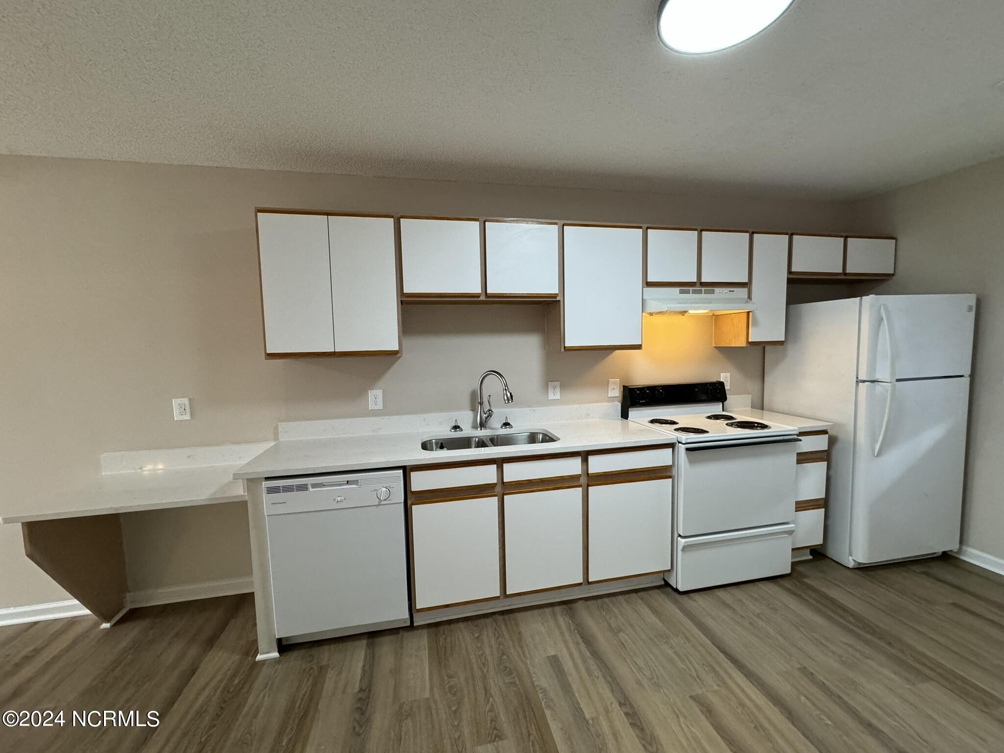 2215 Hurt Drive Property Photo 6