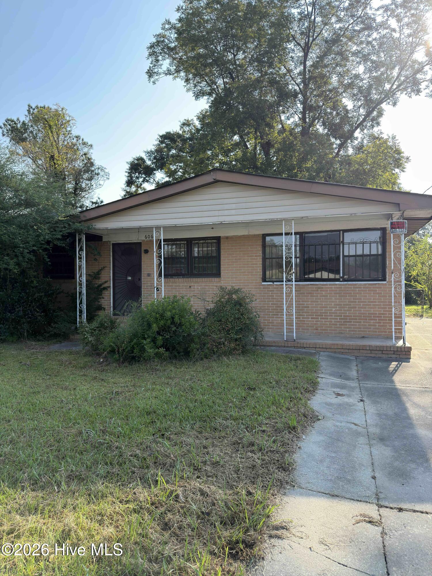 606 Albany Avenue Property Photo 1