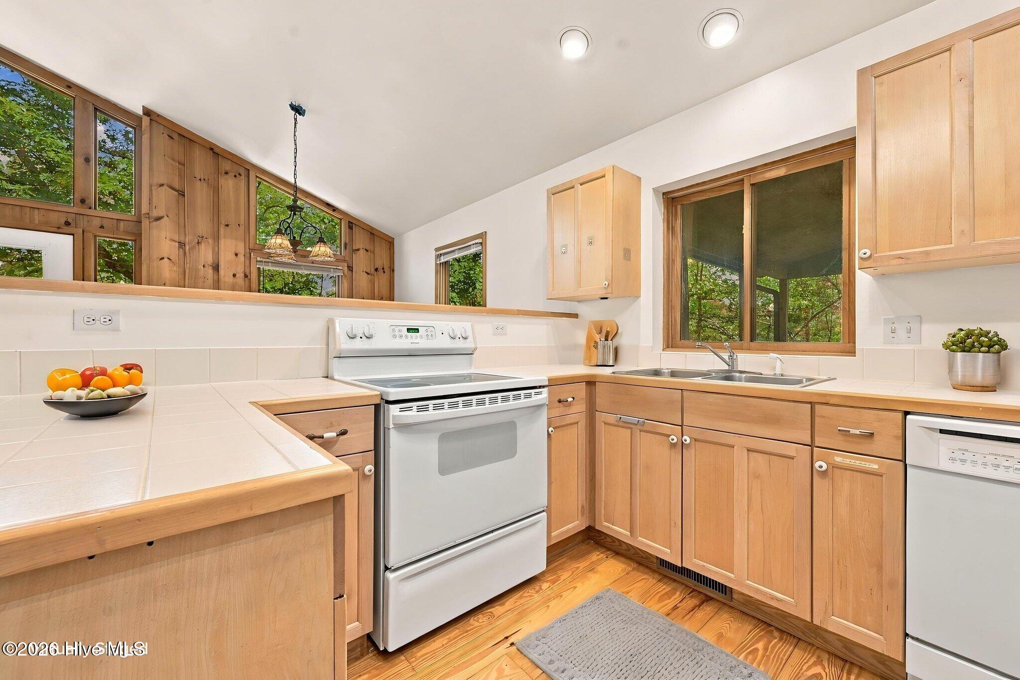 124 Bradford Drive Property Photo 11
