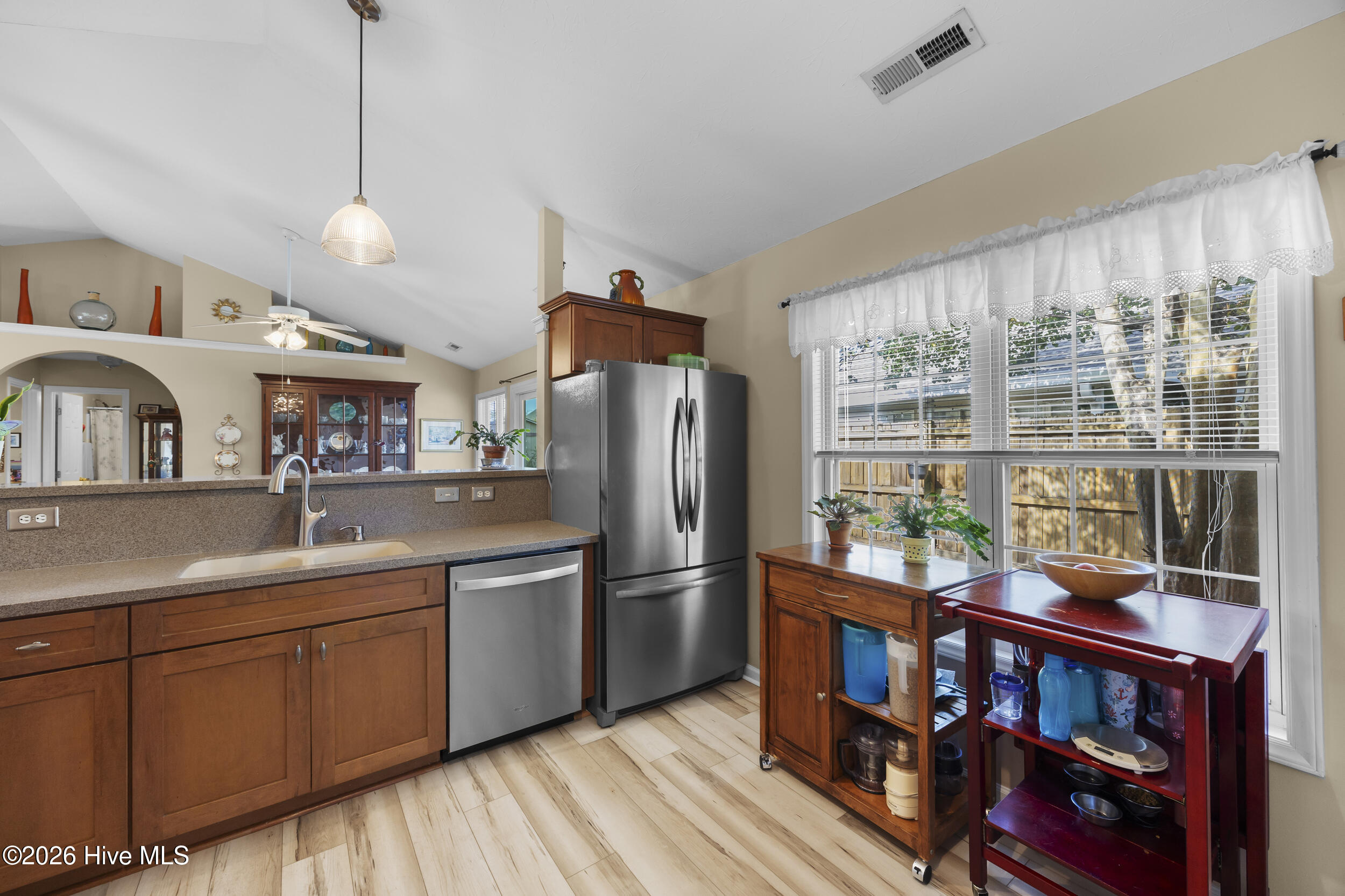 2405 Sunburst Court Property Photo 4