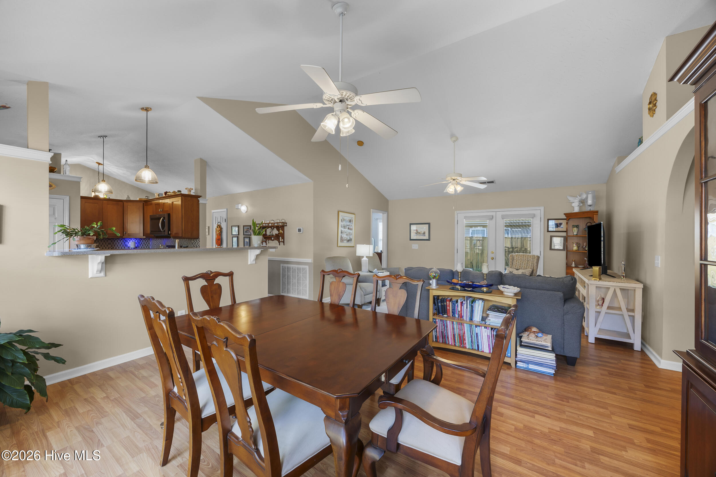 2405 Sunburst Court Property Photo 10