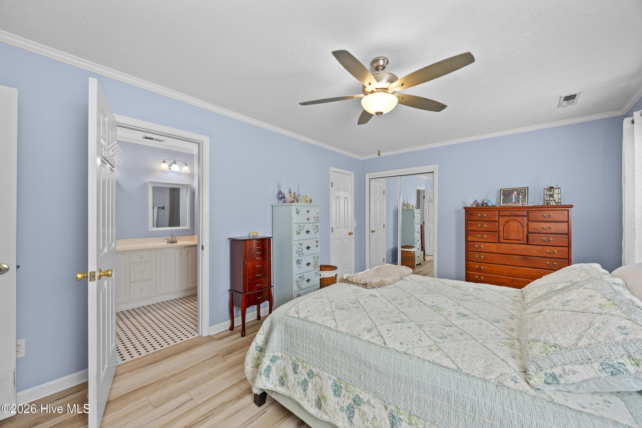 2405 Sunburst Court Property Photo 17