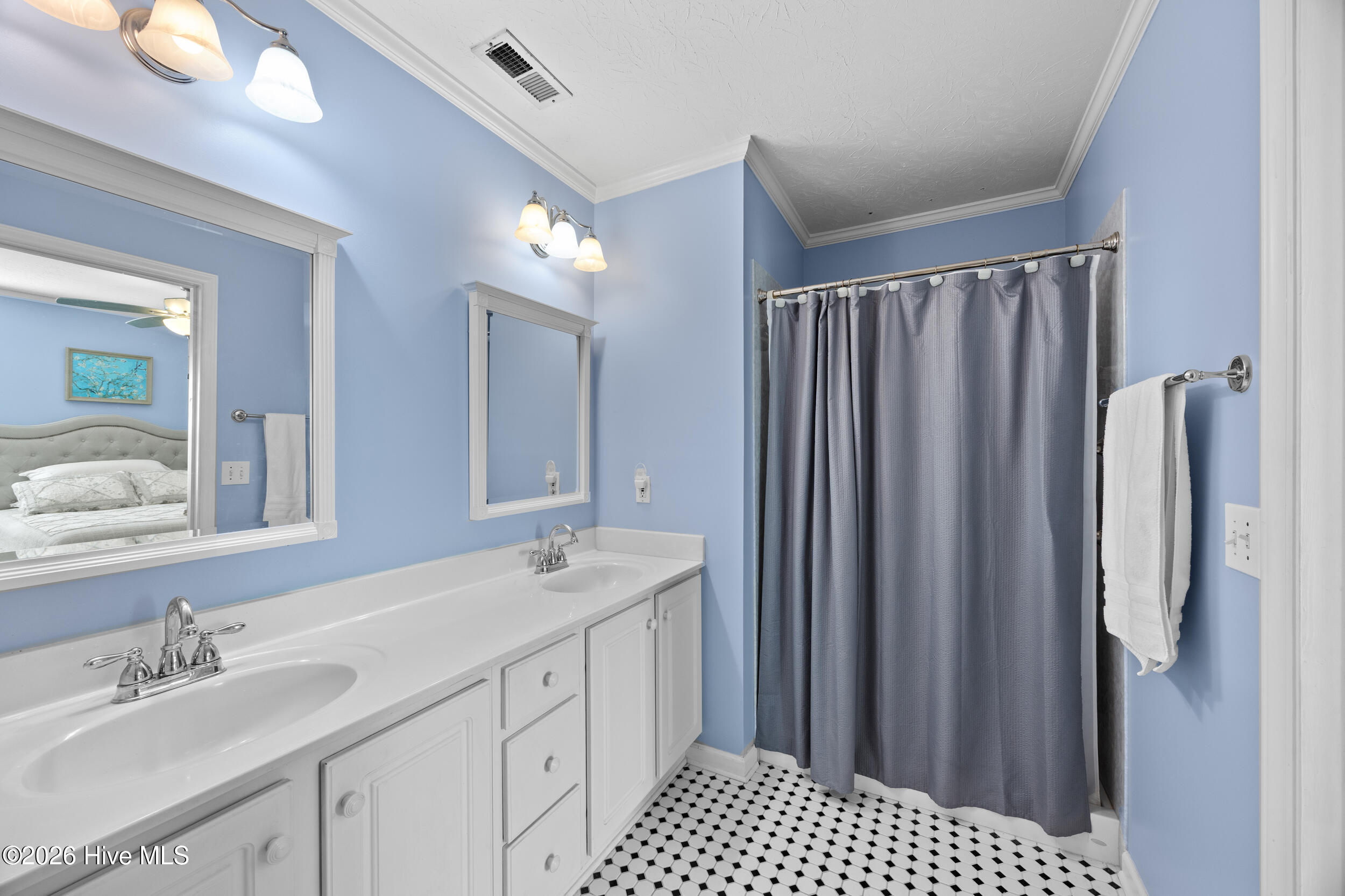 2405 Sunburst Court Property Photo 19