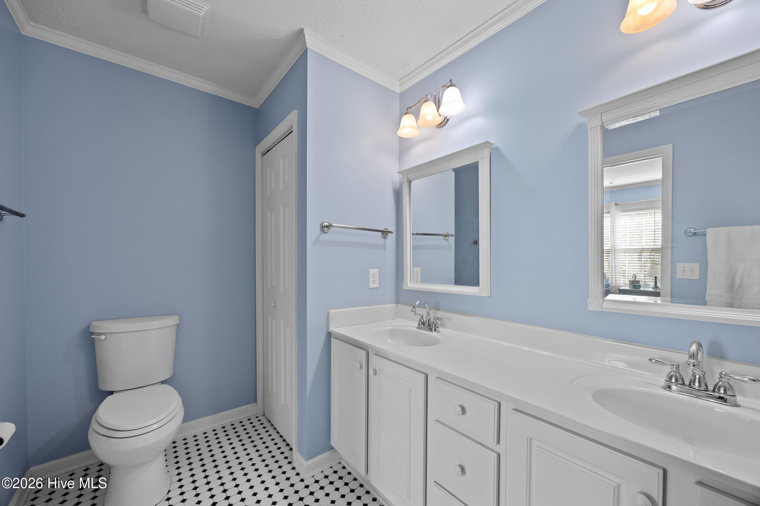 2405 Sunburst Court Property Photo 20