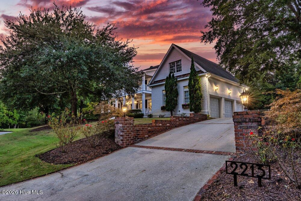 2213 Fox Hunt Lane Property Photo 4