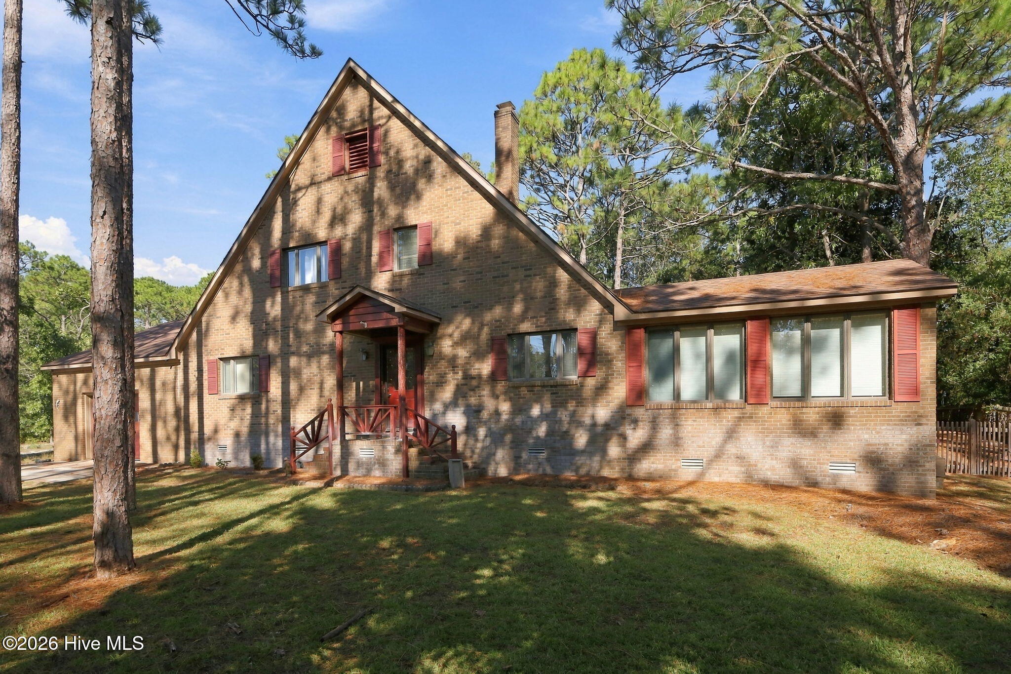 125 Sutton Drive Property Photo 4