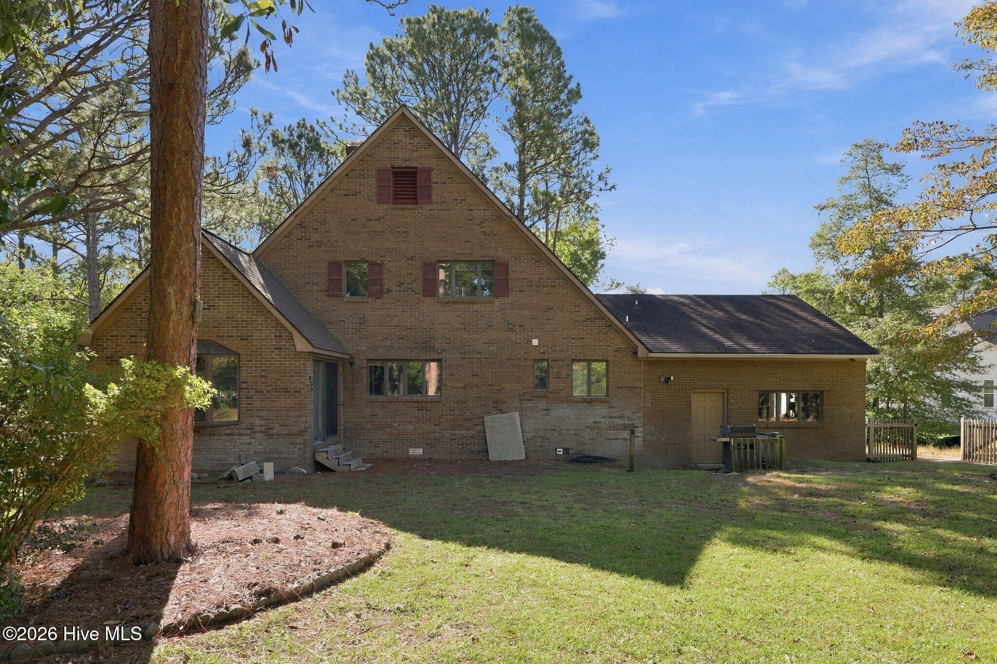 125 Sutton Drive Property Photo 6