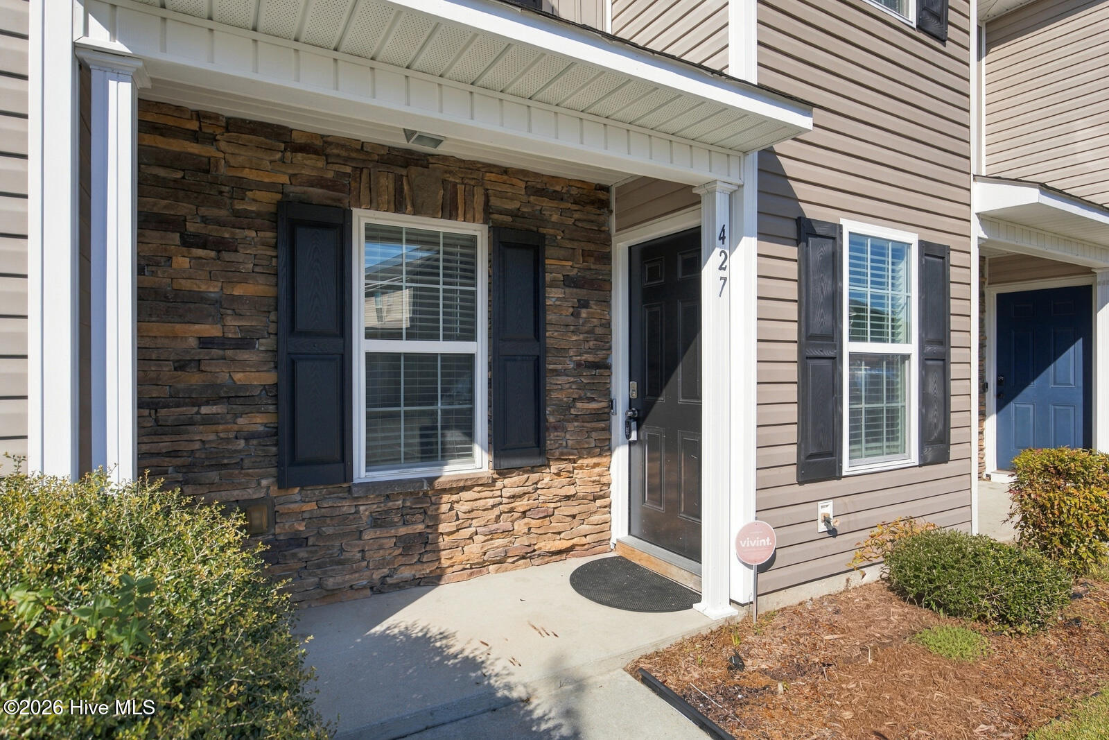 427 Falls Cove Property Photo 2