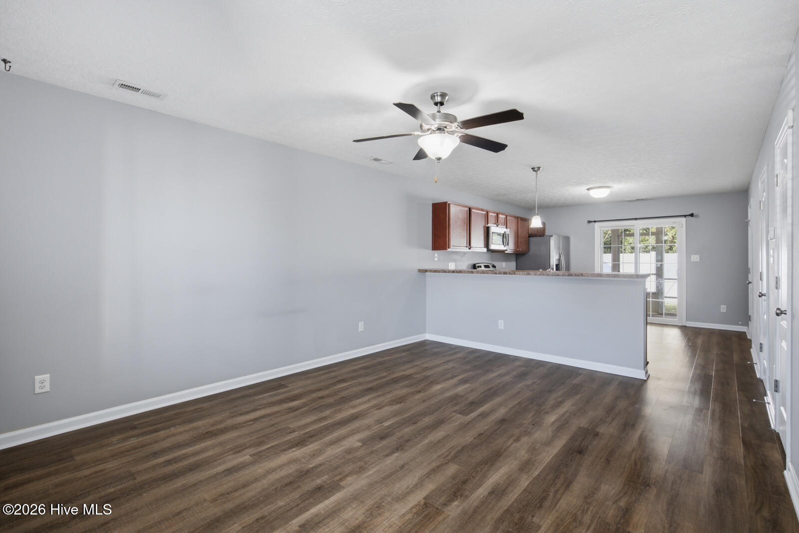 427 Falls Cove Property Photo 3