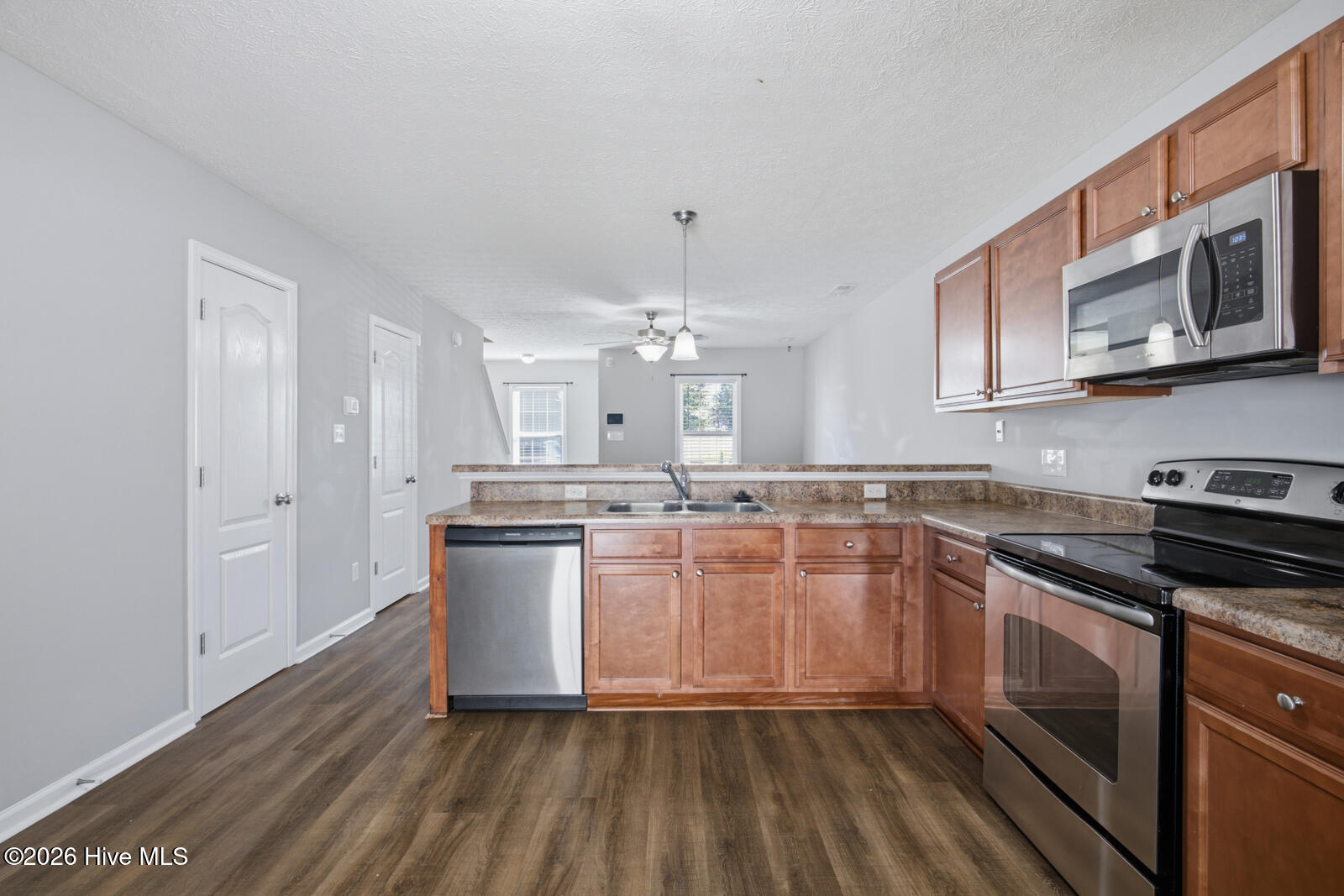 427 Falls Cove Property Photo 6