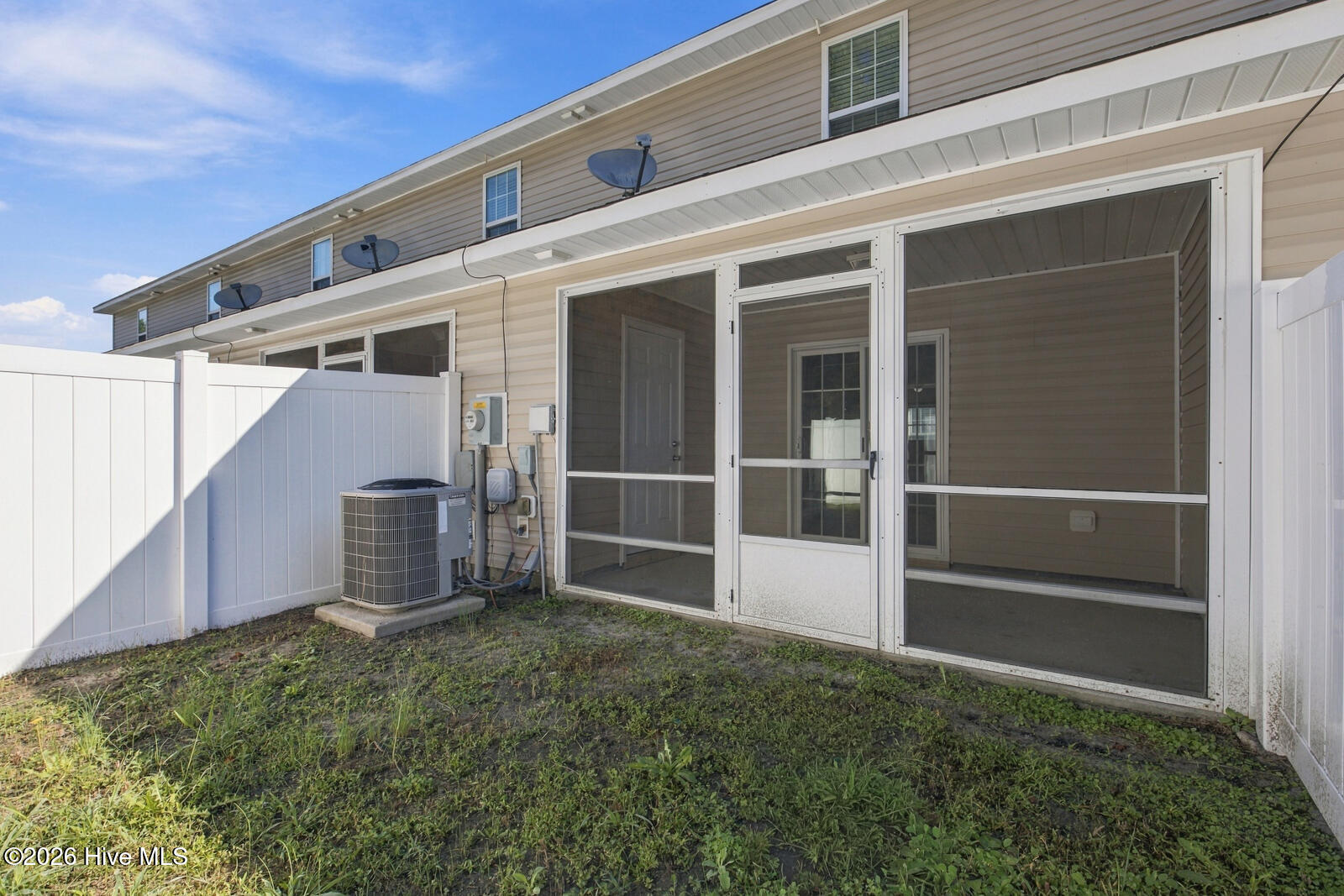 427 Falls Cove Property Photo 17