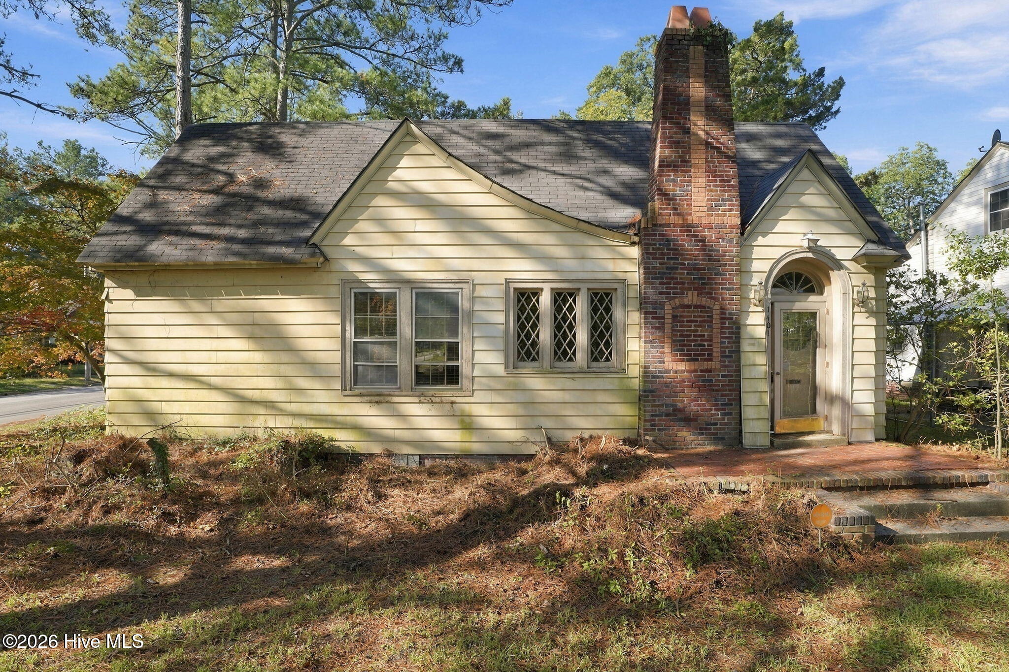 1401 Gold Street N Property Photo 1