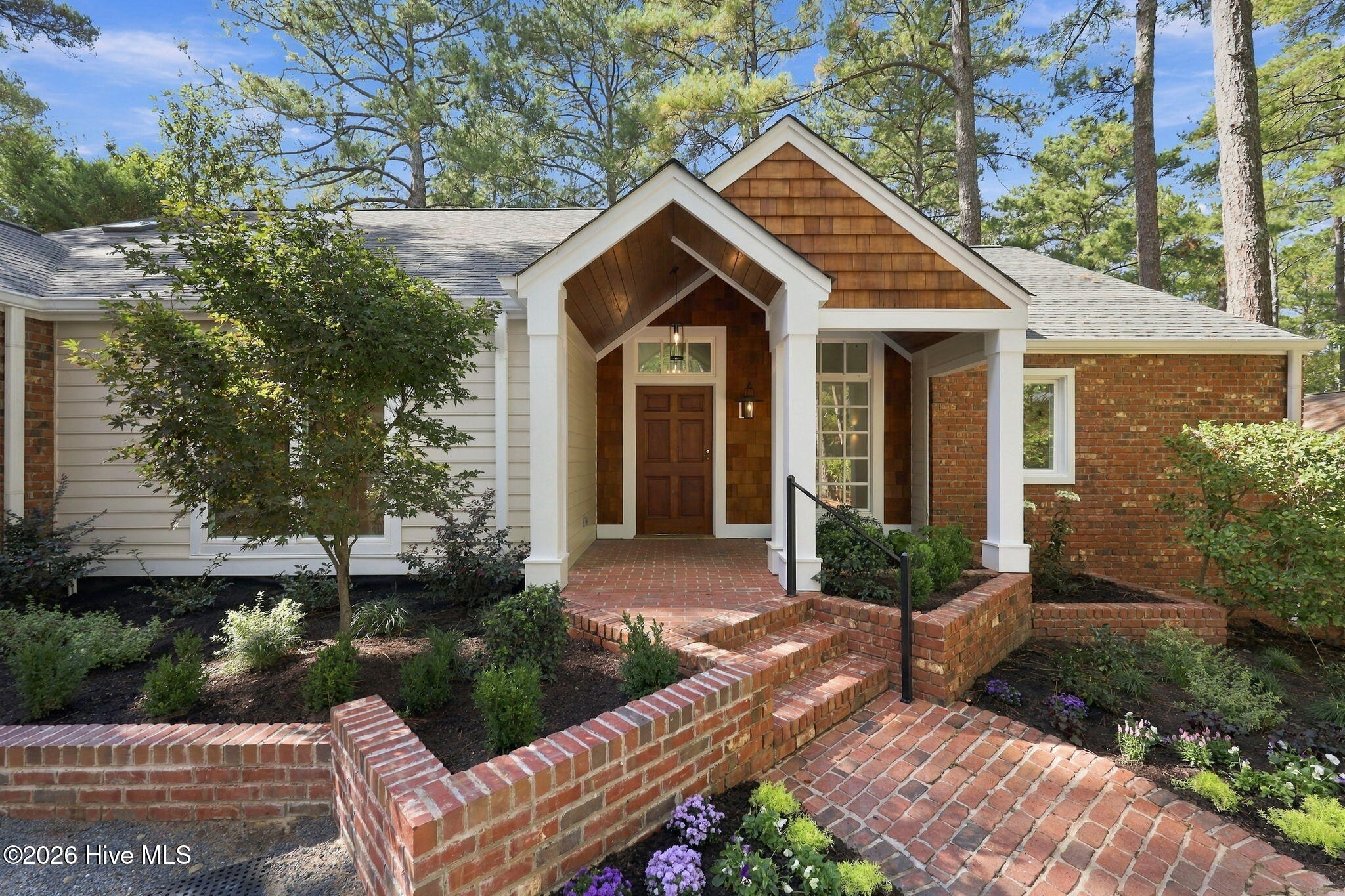 315 Lake Forest Drive Sw Property Photo 3