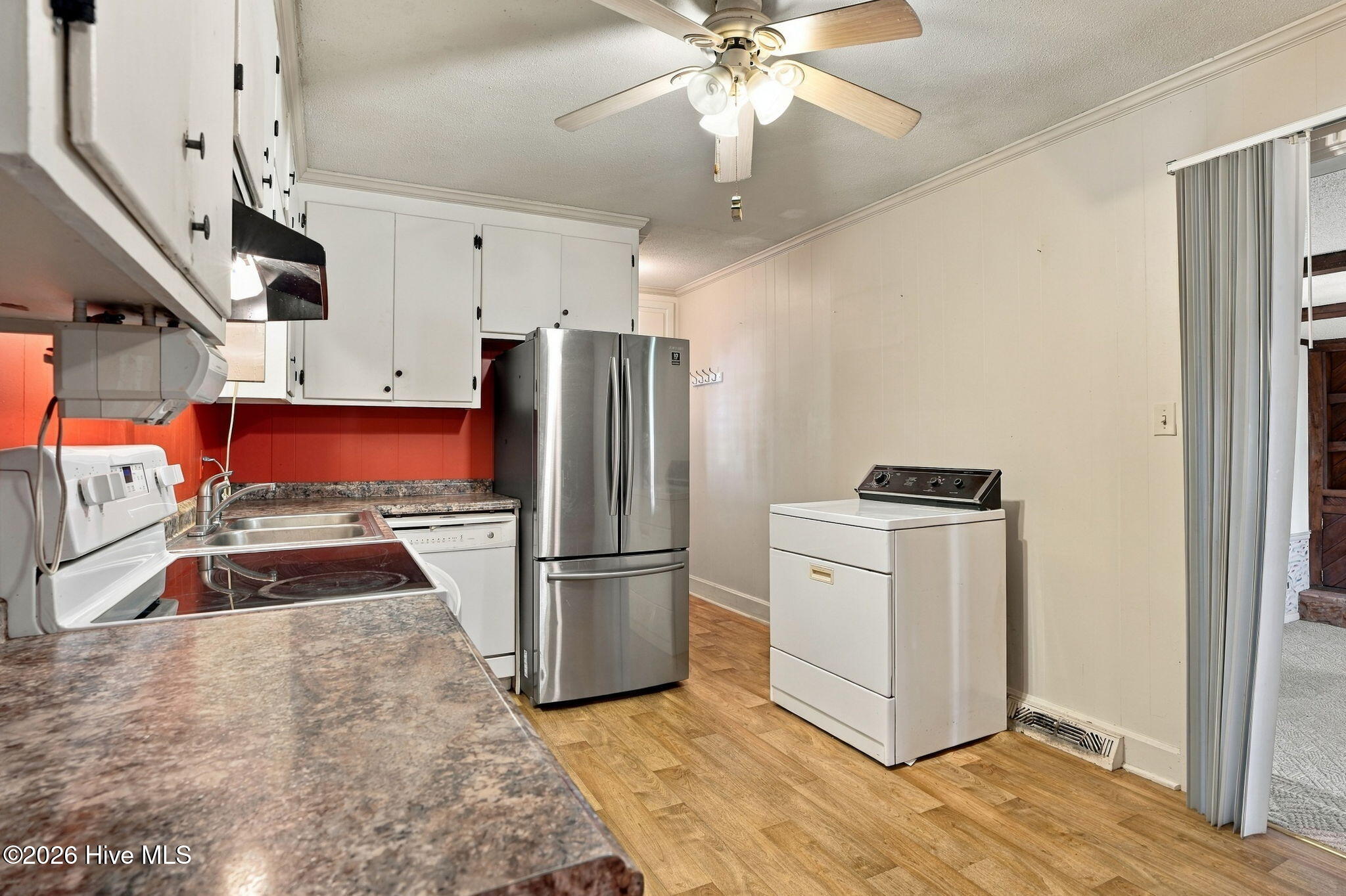 604 N Saratoga Street Property Photo 7