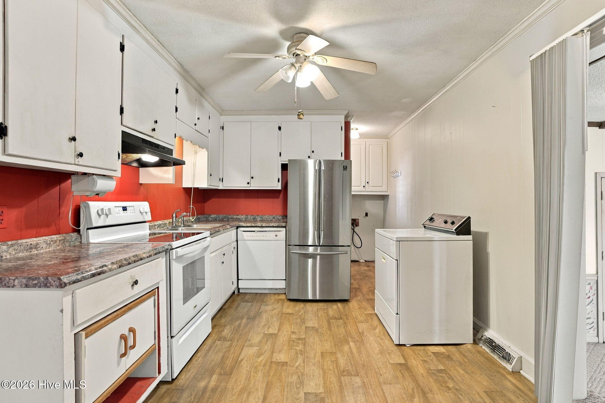 604 N Saratoga Street Property Photo 8