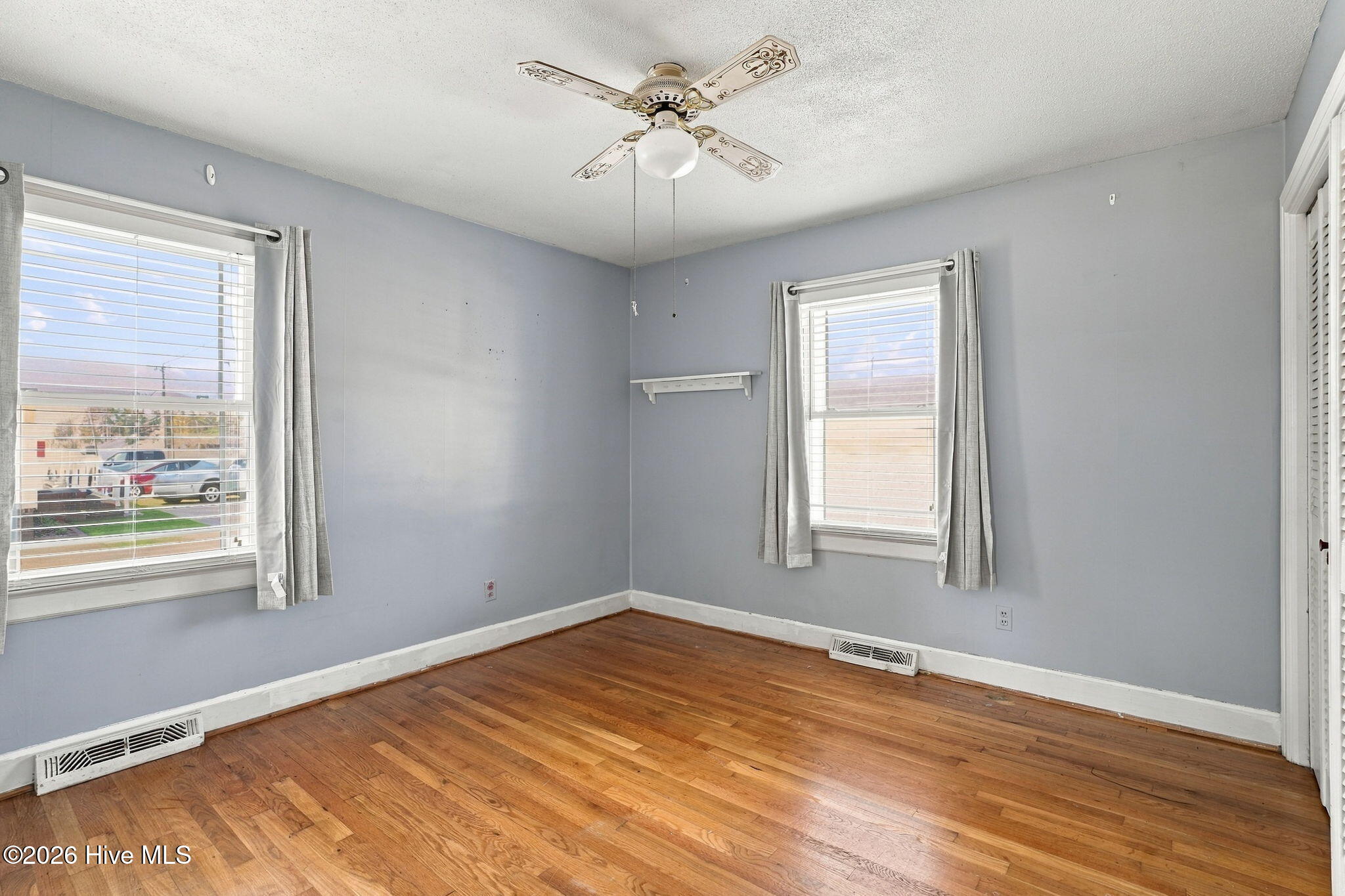 604 N Saratoga Street Property Photo 23