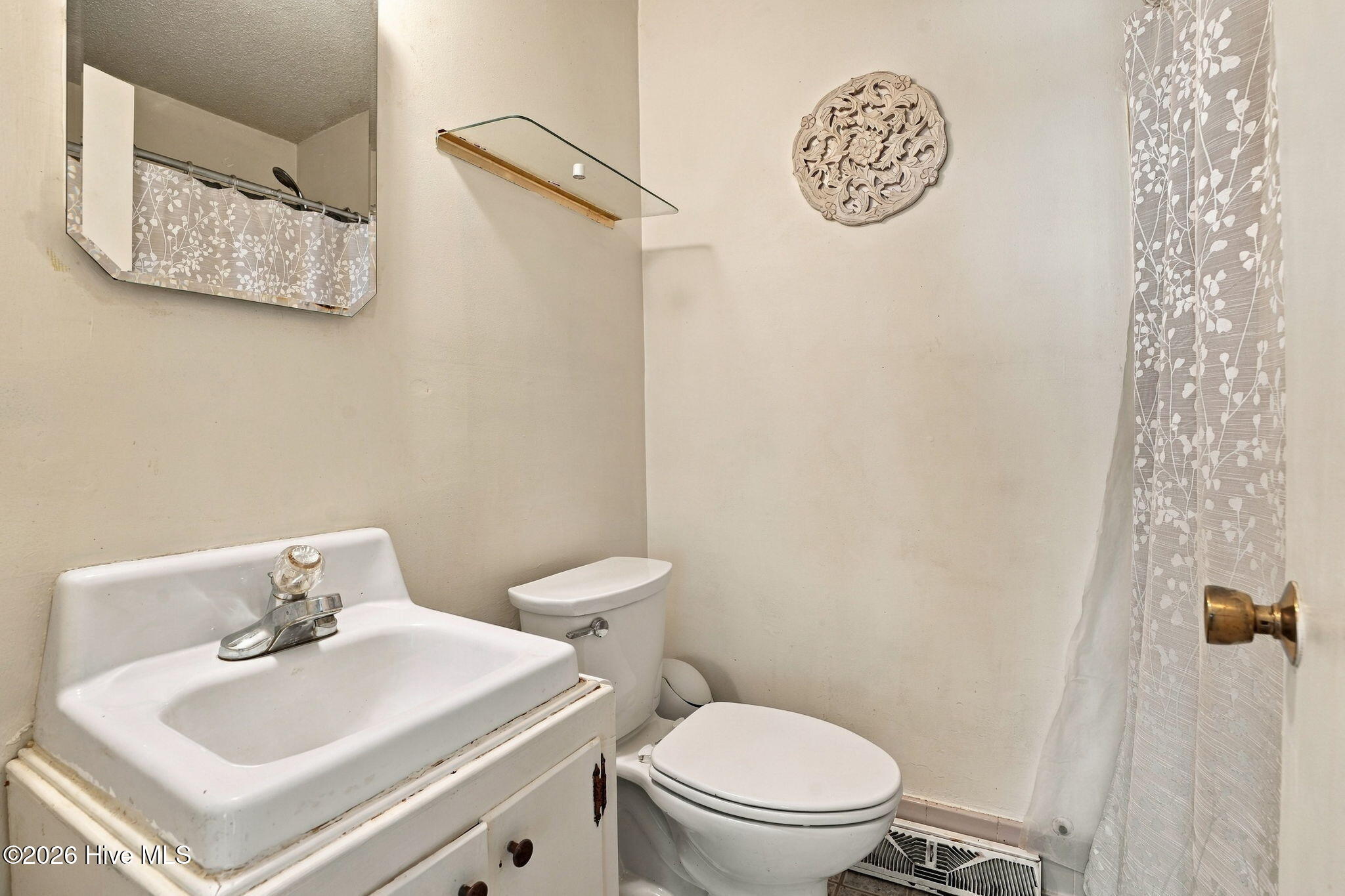 604 N Saratoga Street Property Photo 26