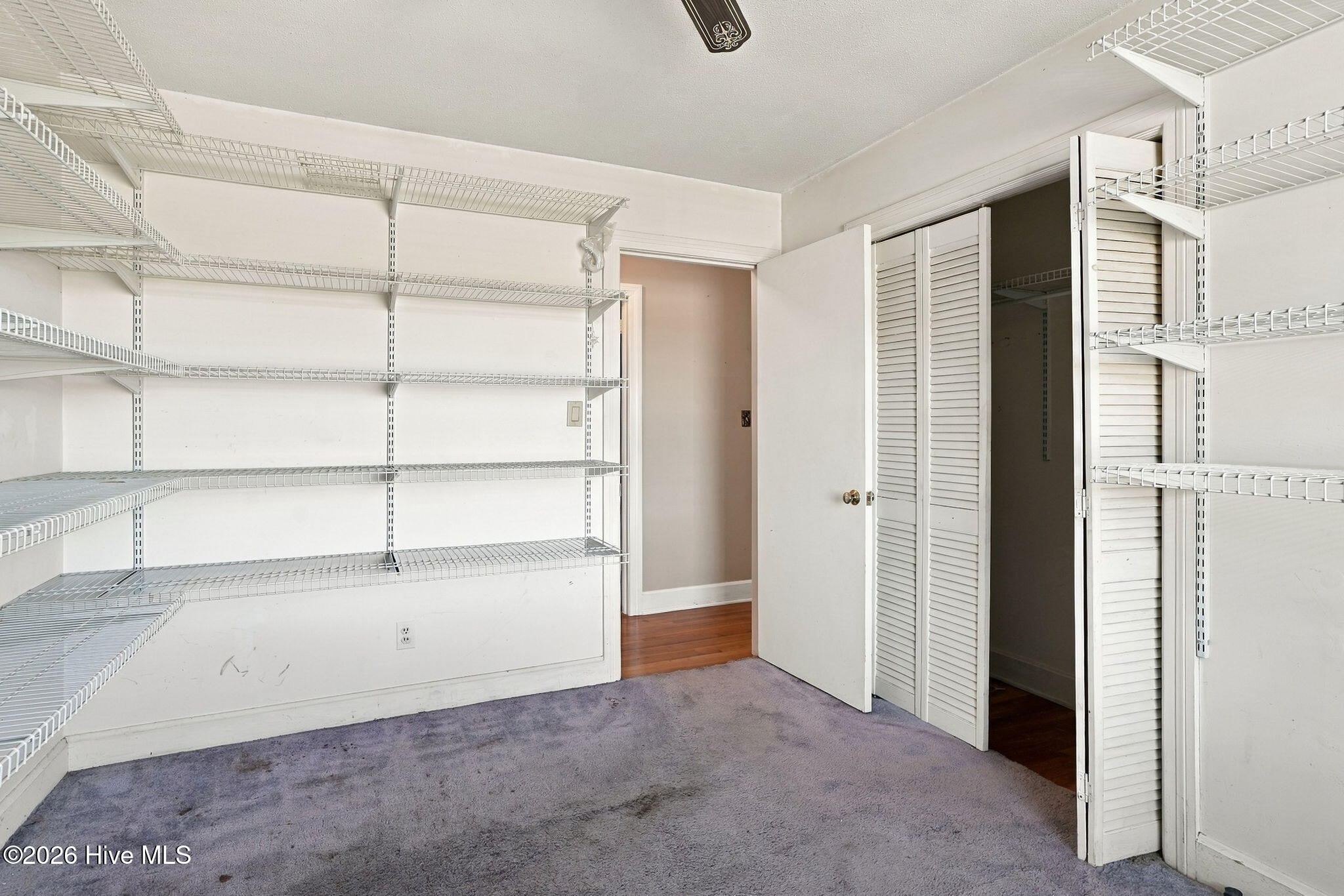 604 N Saratoga Street Property Photo 28