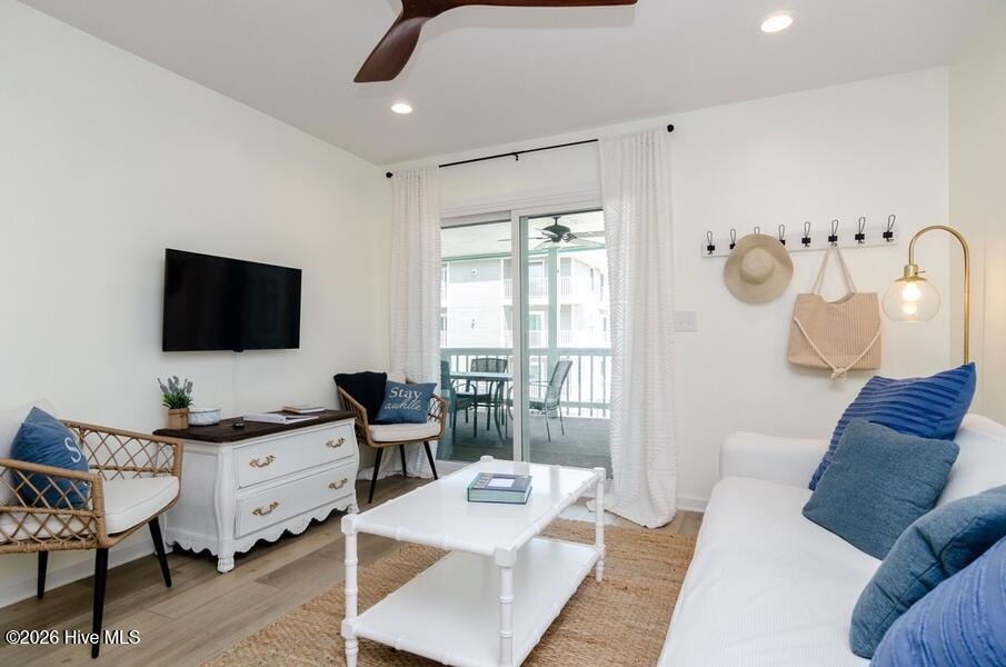 1013 Carolina Beach Avenue N 2f Property Photo 8