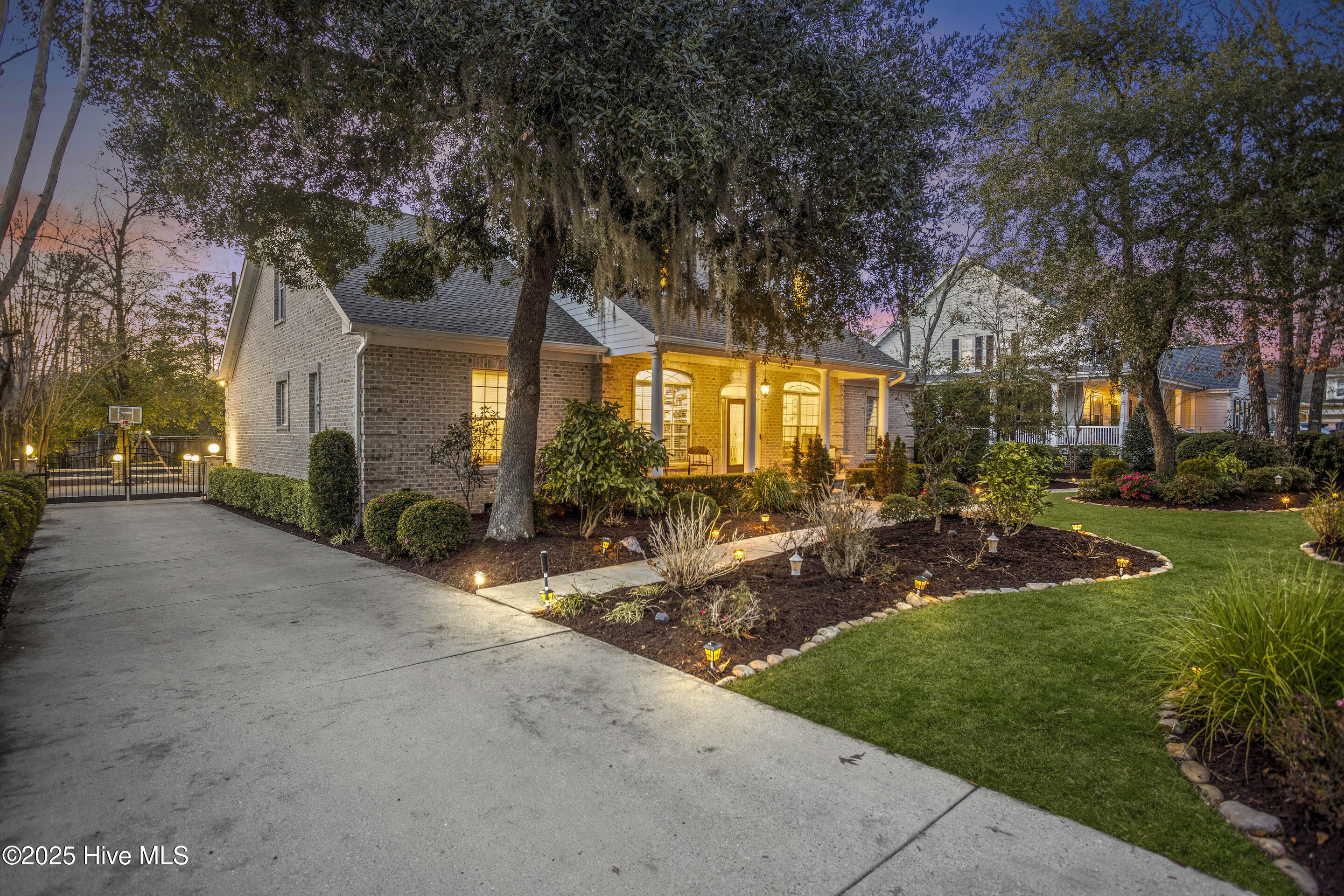 10213 Mariners Cove Court Property Photo 2