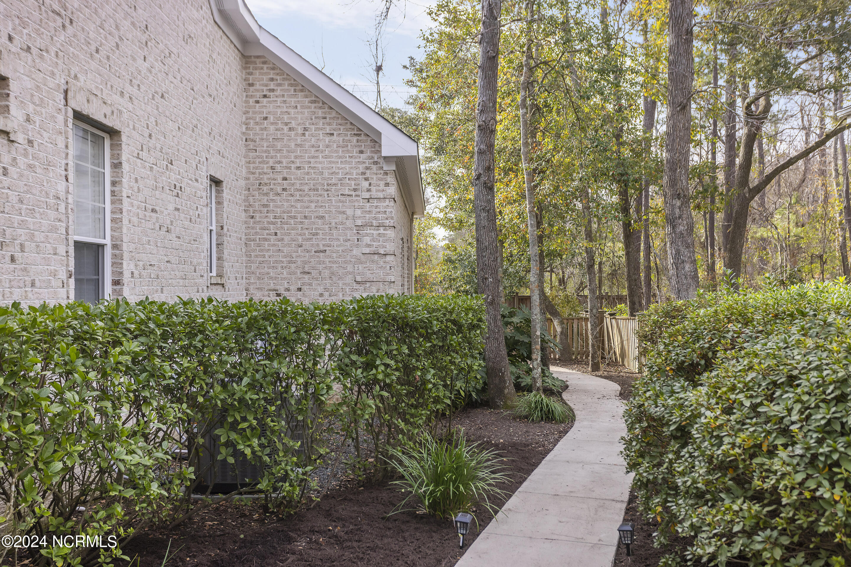 10213 Mariners Cove Court Property Photo 7