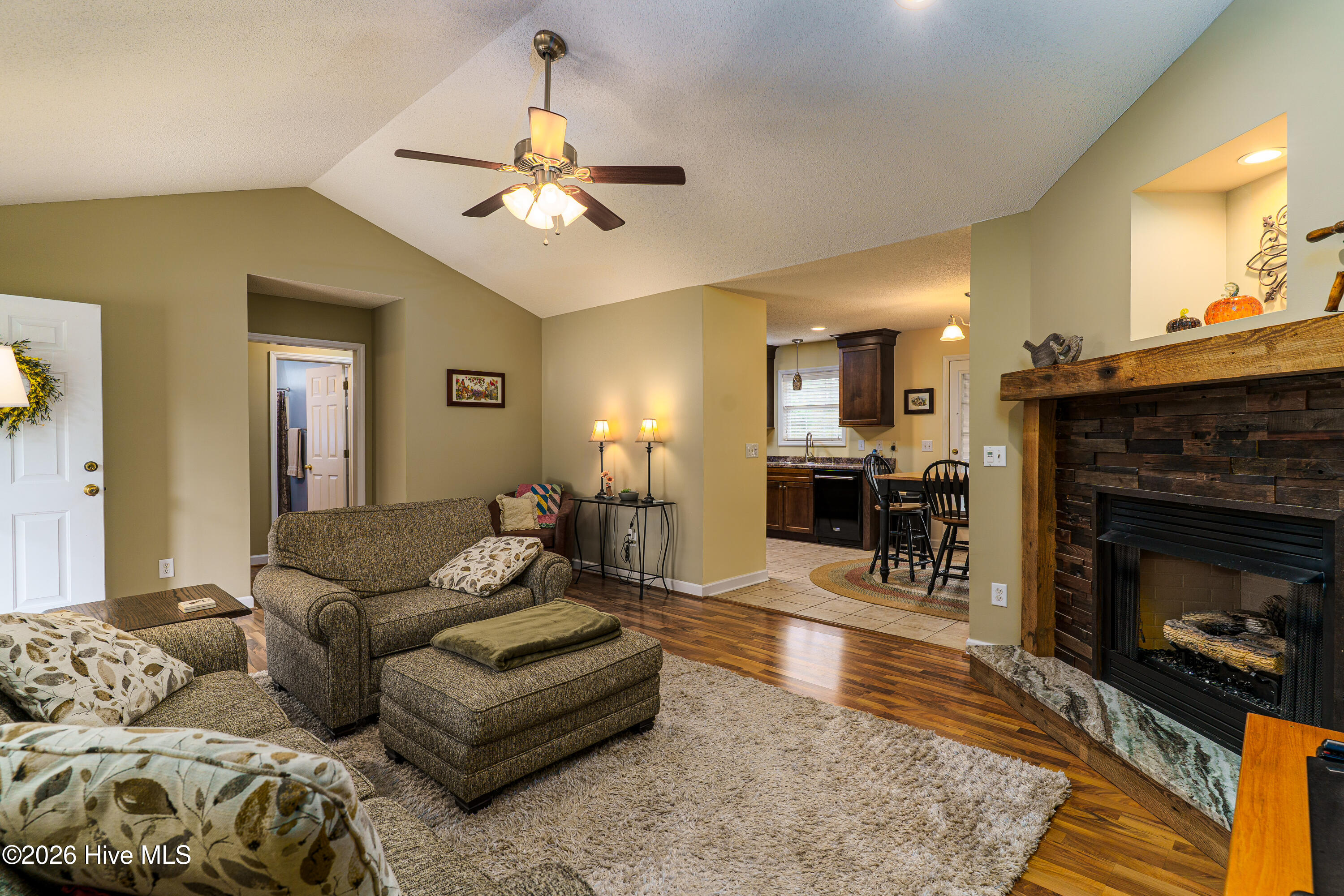 144 Edgewater Drive Property Photo 8