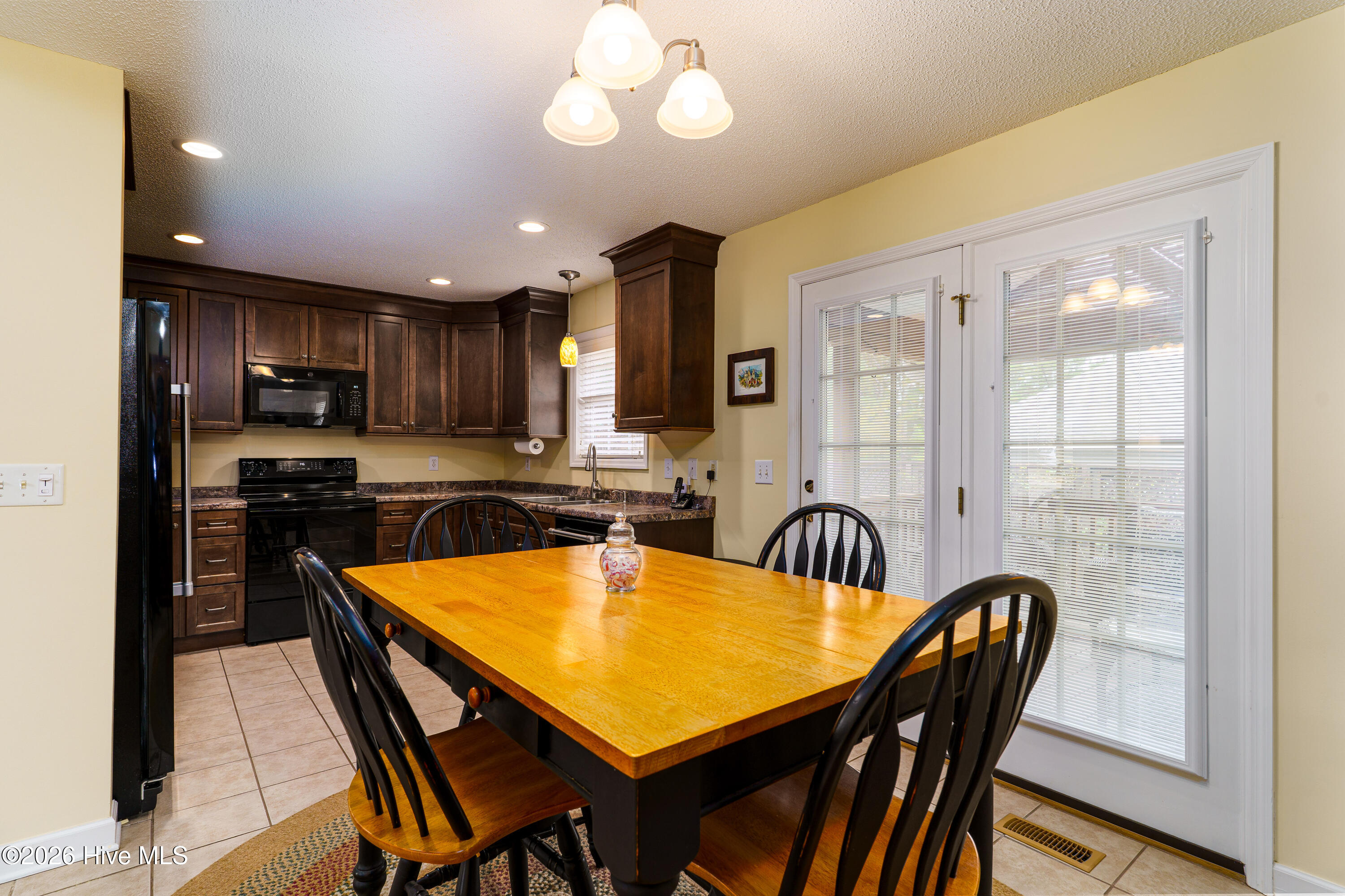 144 Edgewater Drive Property Photo 12