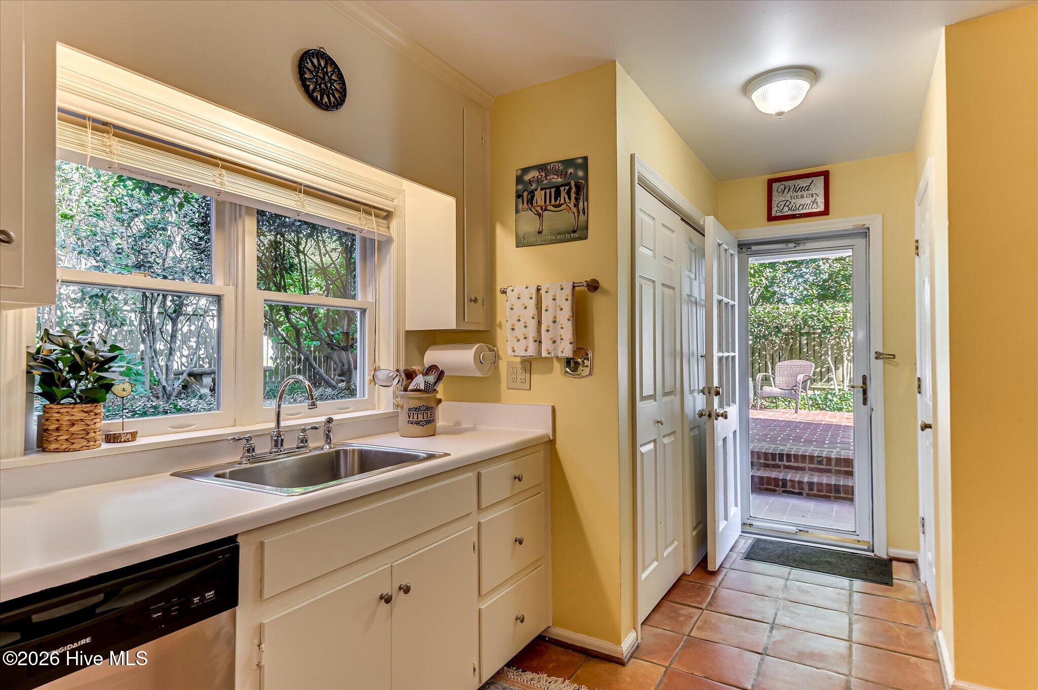 1106 Winter Street Property Photo 6