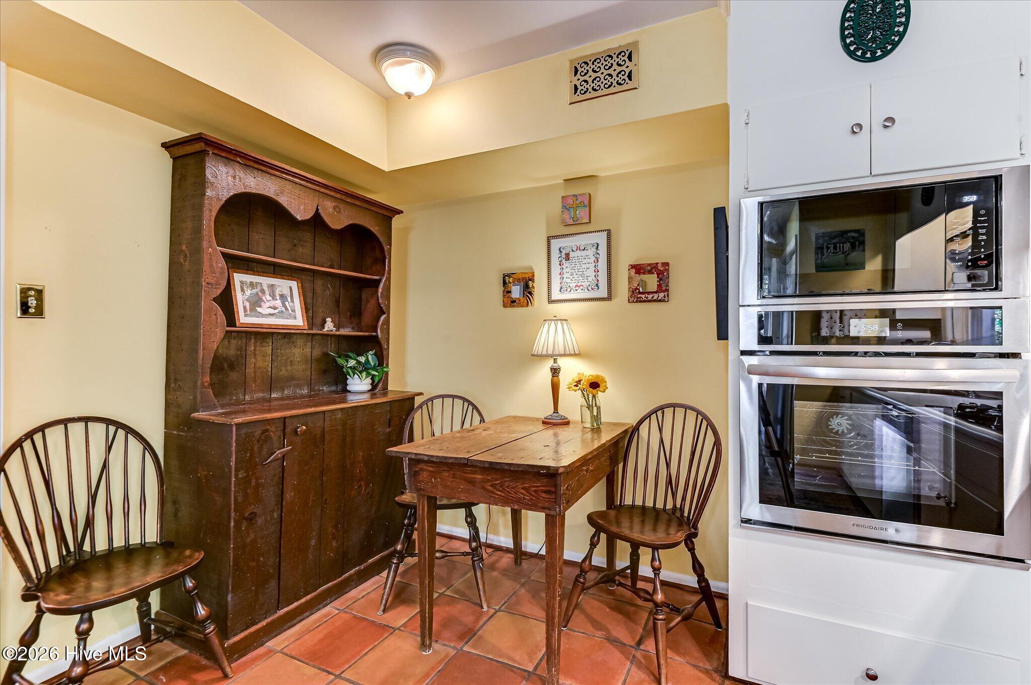 1106 Winter Street Property Photo 7