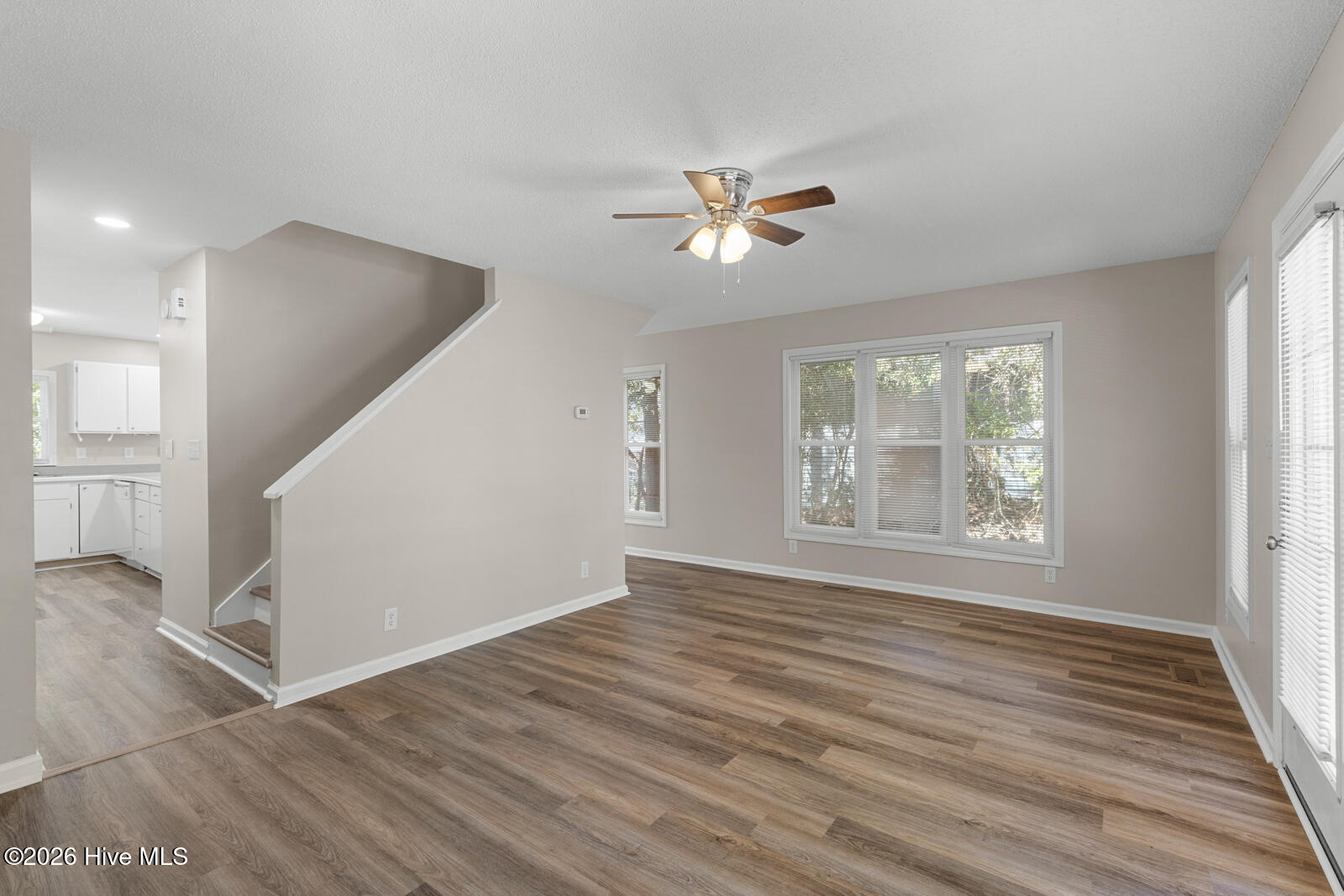 123 Jackson Avenue B Property Photo 7