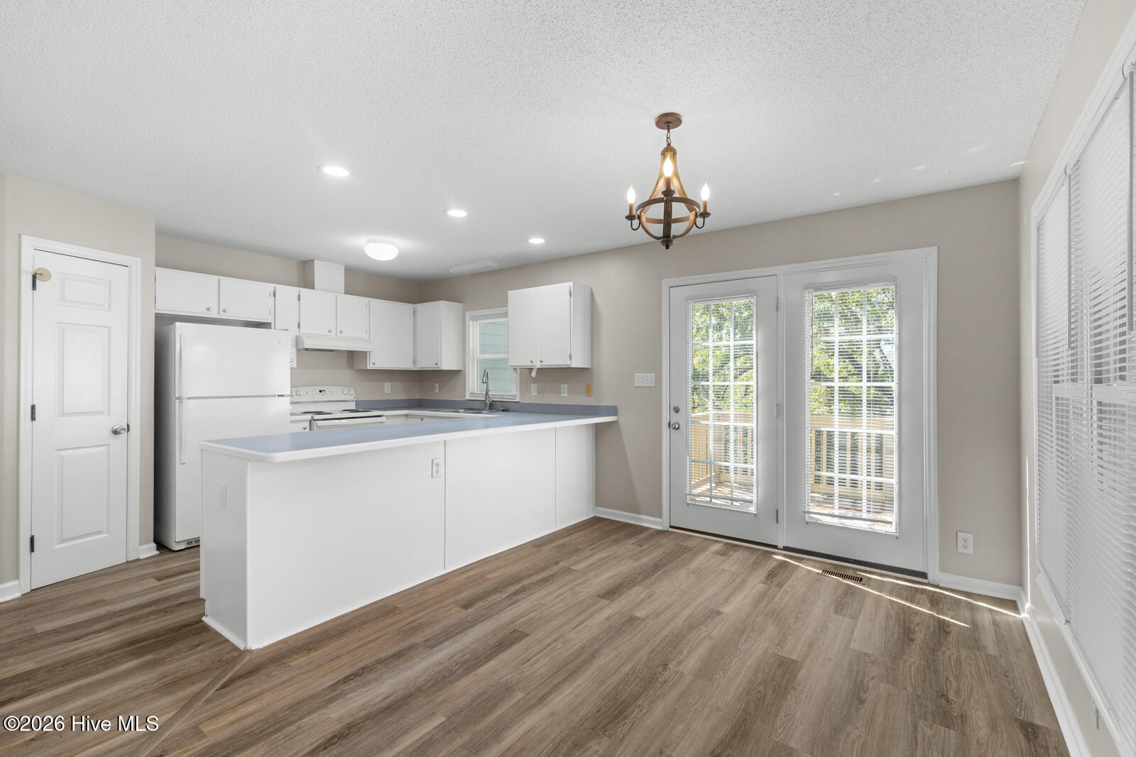 123 Jackson Avenue B Property Photo 11