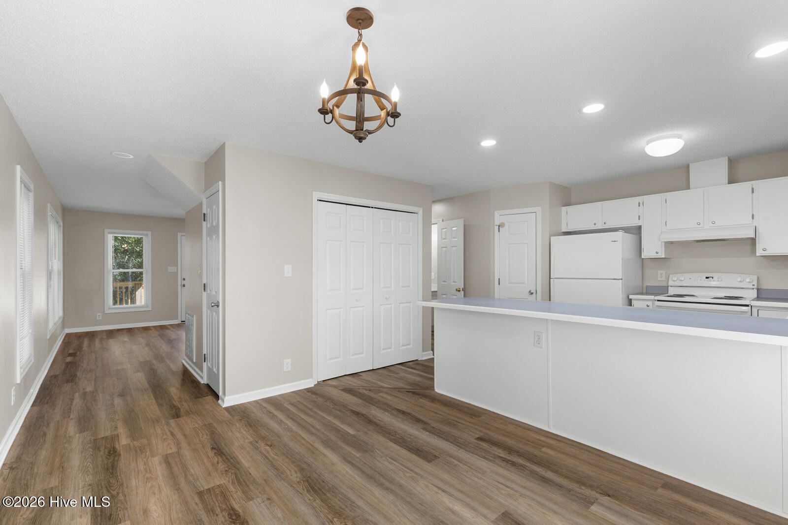 123 Jackson Avenue B Property Photo 12
