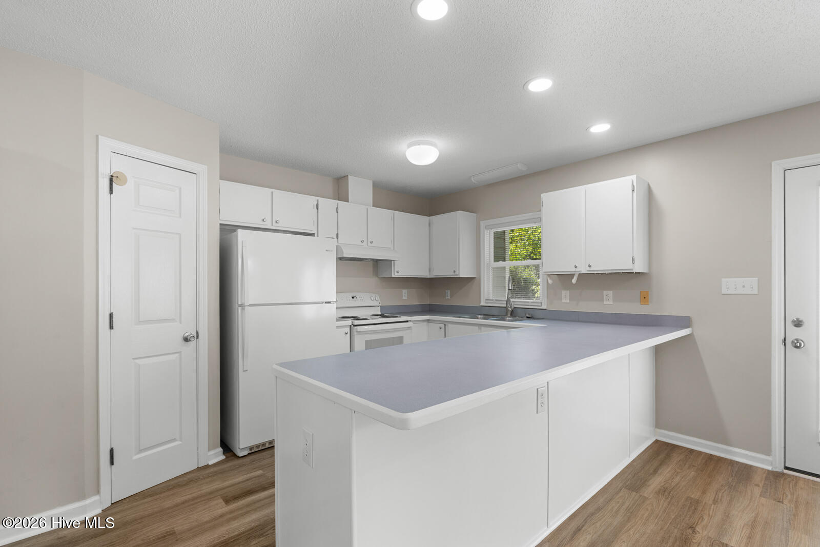 123 Jackson Avenue B Property Photo 13